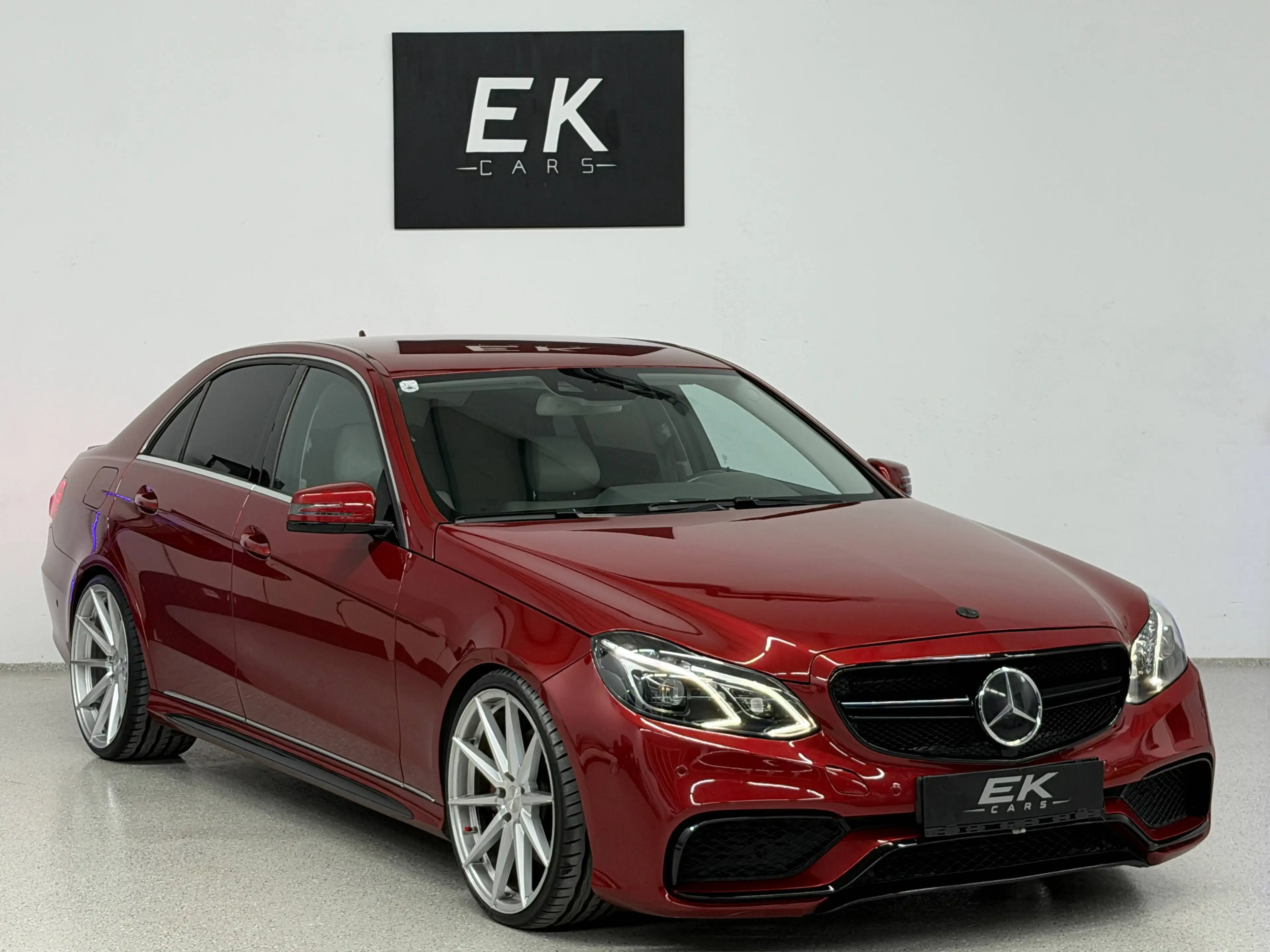 Mercedes-Benz E 400 AUT. AMG-LINE *20-ZOLL* *SITZH* *NAVI* *TOTWINKEL* *LED* — photo 3