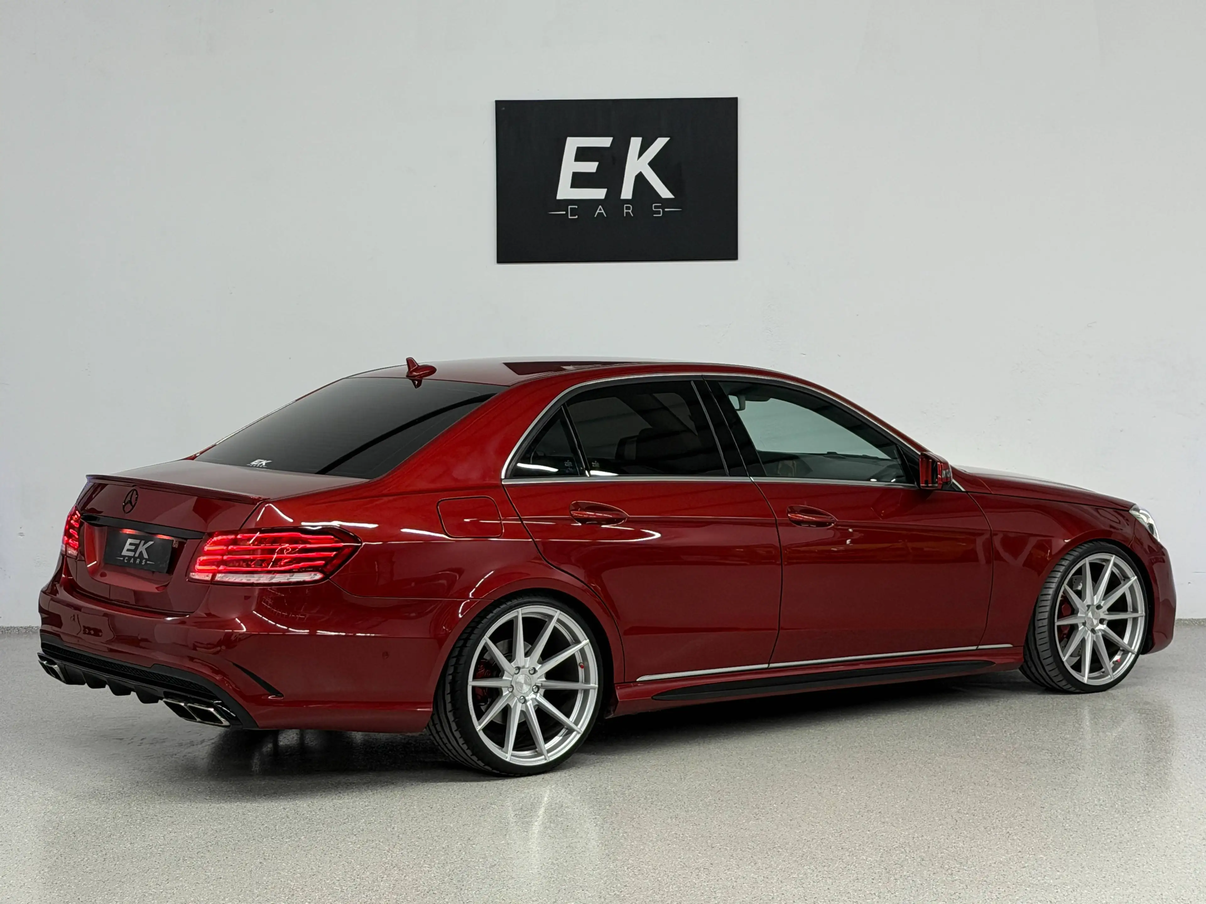 Mercedes-Benz E 400 AUT. AMG-LINE *20-ZOLL* *SITZH* *NAVI* *TOTWINKEL* *LED* — photo 5