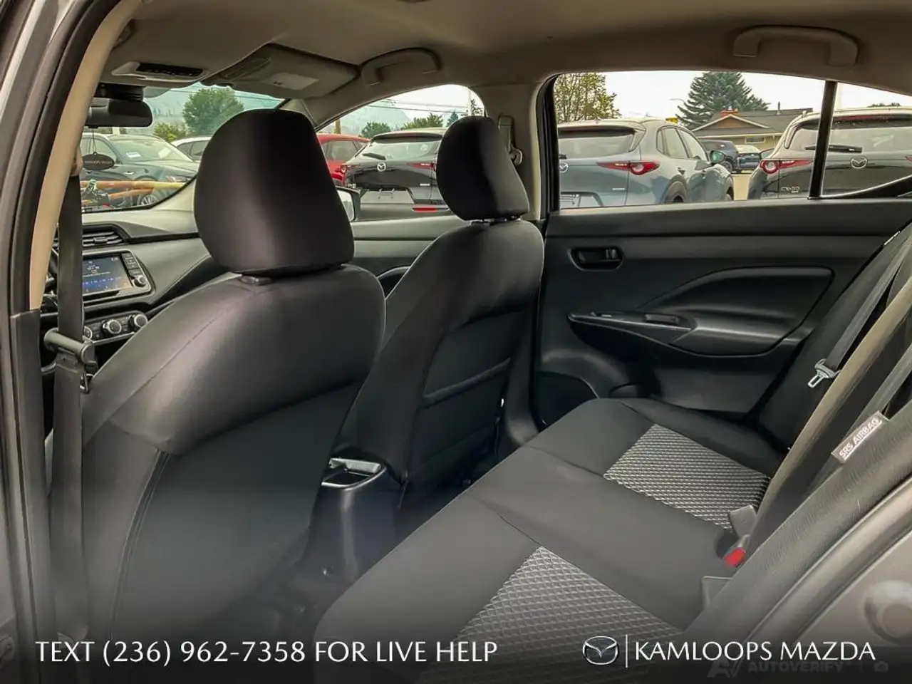 Nissan Versa fotografie Nissan Versa