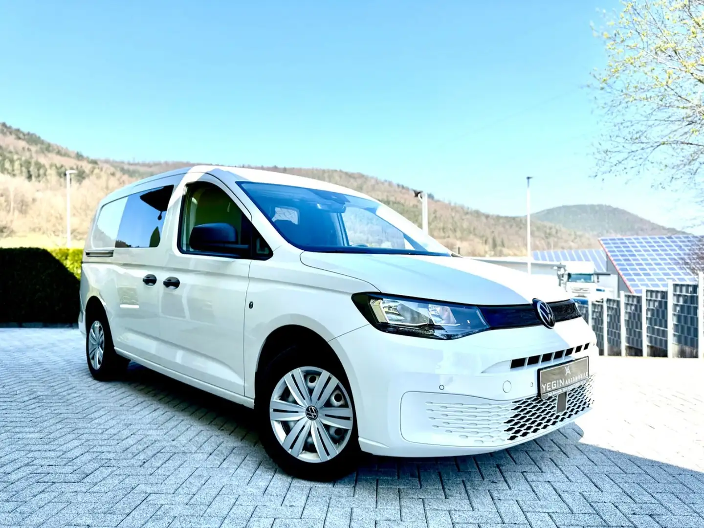 Volkswagen Caddy 2.0 TDI Cargo Maxi Klima-Tempomat-SHZ-PDC Weiß - 1