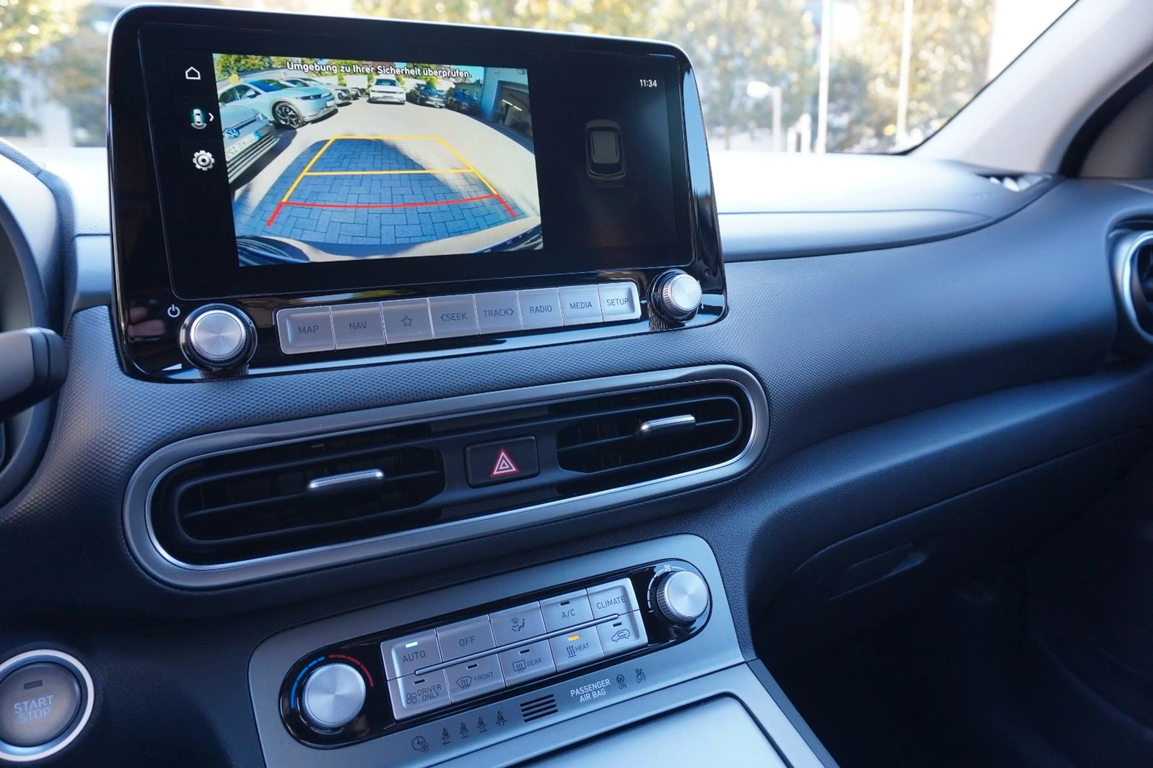 Hyundai KONA KONA 30 Plus W-pump 3Phasen Navi KRELL Lenk+SHZ — photo 14