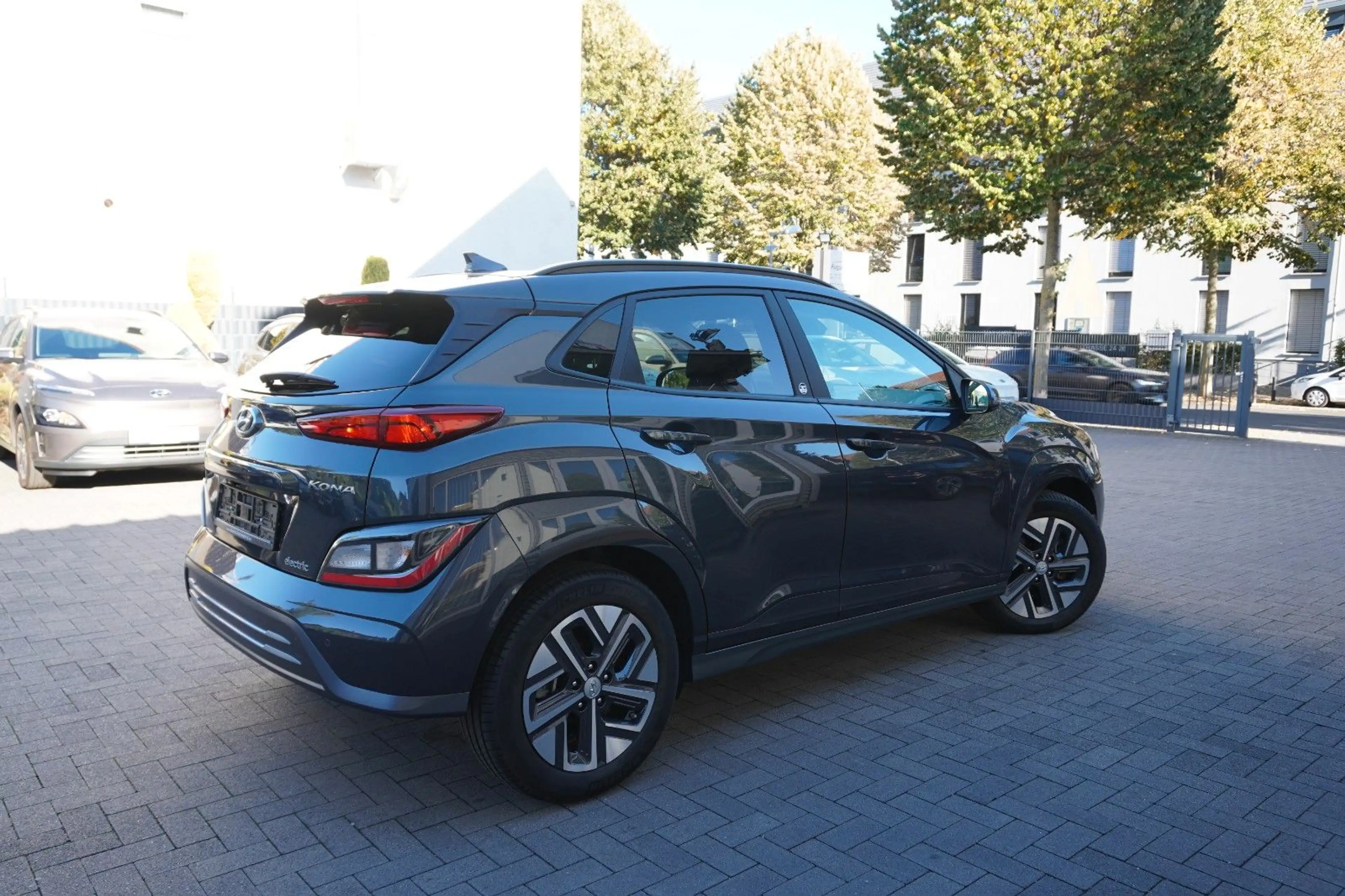Hyundai KONA KONA 30 Plus W-pump 3Phasen Navi KRELL Lenk+SHZ — photo 8