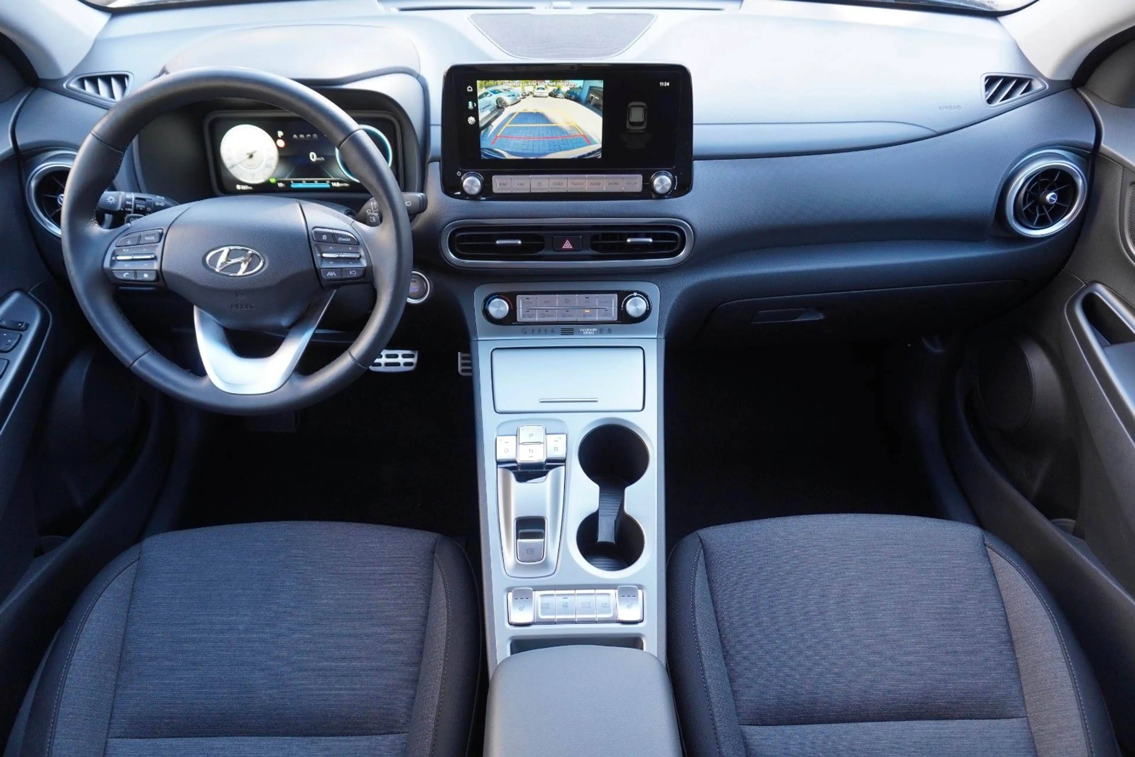 Hyundai KONA KONA 30 Plus W-pump 3Phasen Navi KRELL Lenk+SHZ — photo 11
