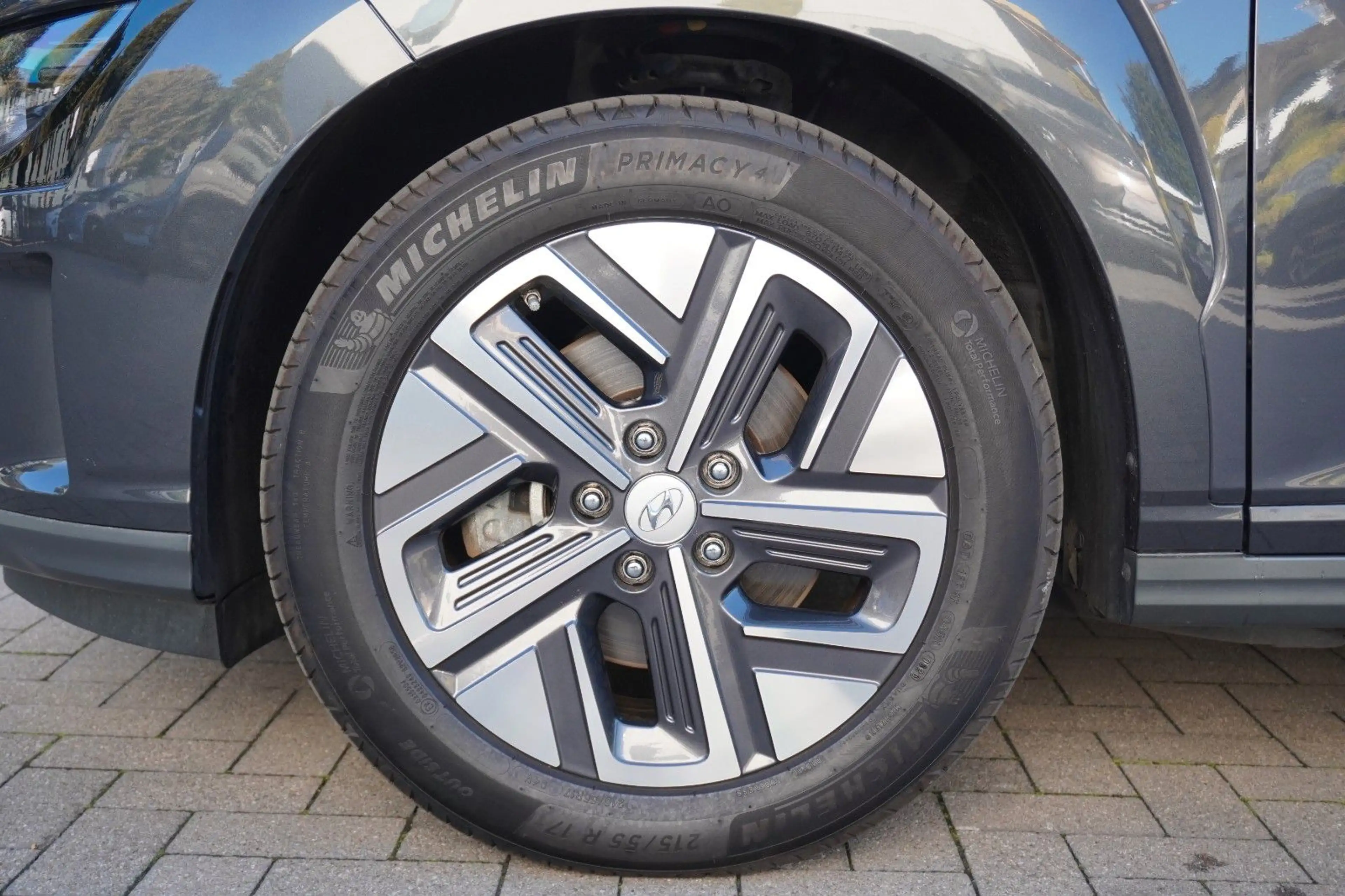 Hyundai KONA KONA 30 Plus W-pump 3Phasen Navi KRELL Lenk+SHZ — photo 5