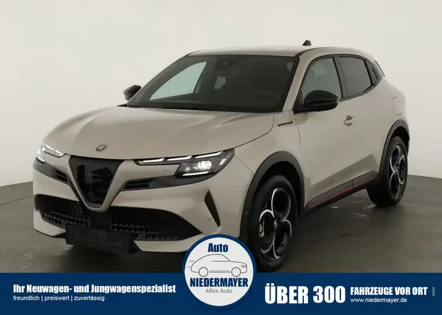 Alfa Romeo Junior Ibrida 1.2 Speciale, 18-Zoll, Kamera, el. Klappe,