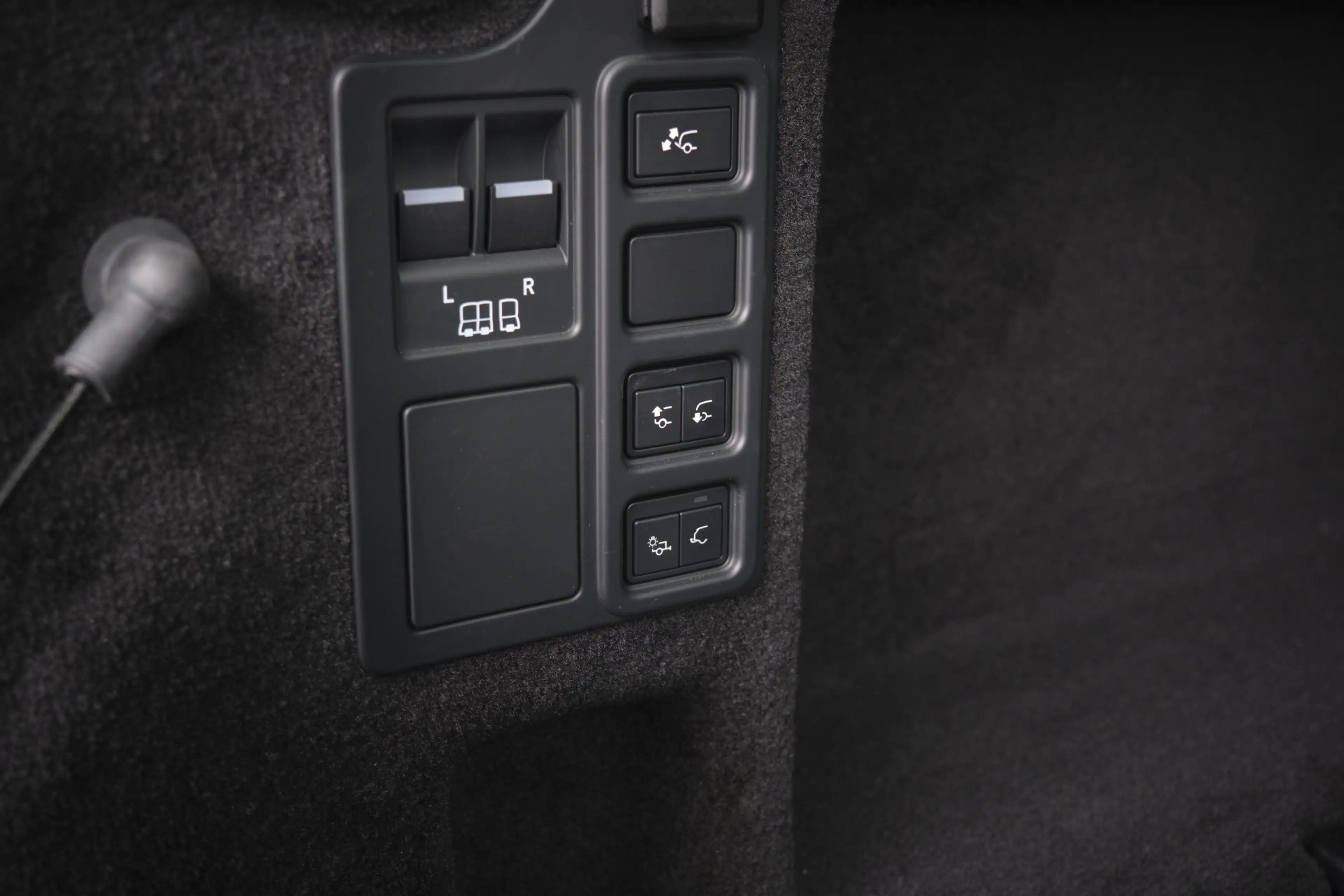 Land Rover Discovery D300 R-Dynamic SE | Zakelijk voordeel. Premium bel — photo 39