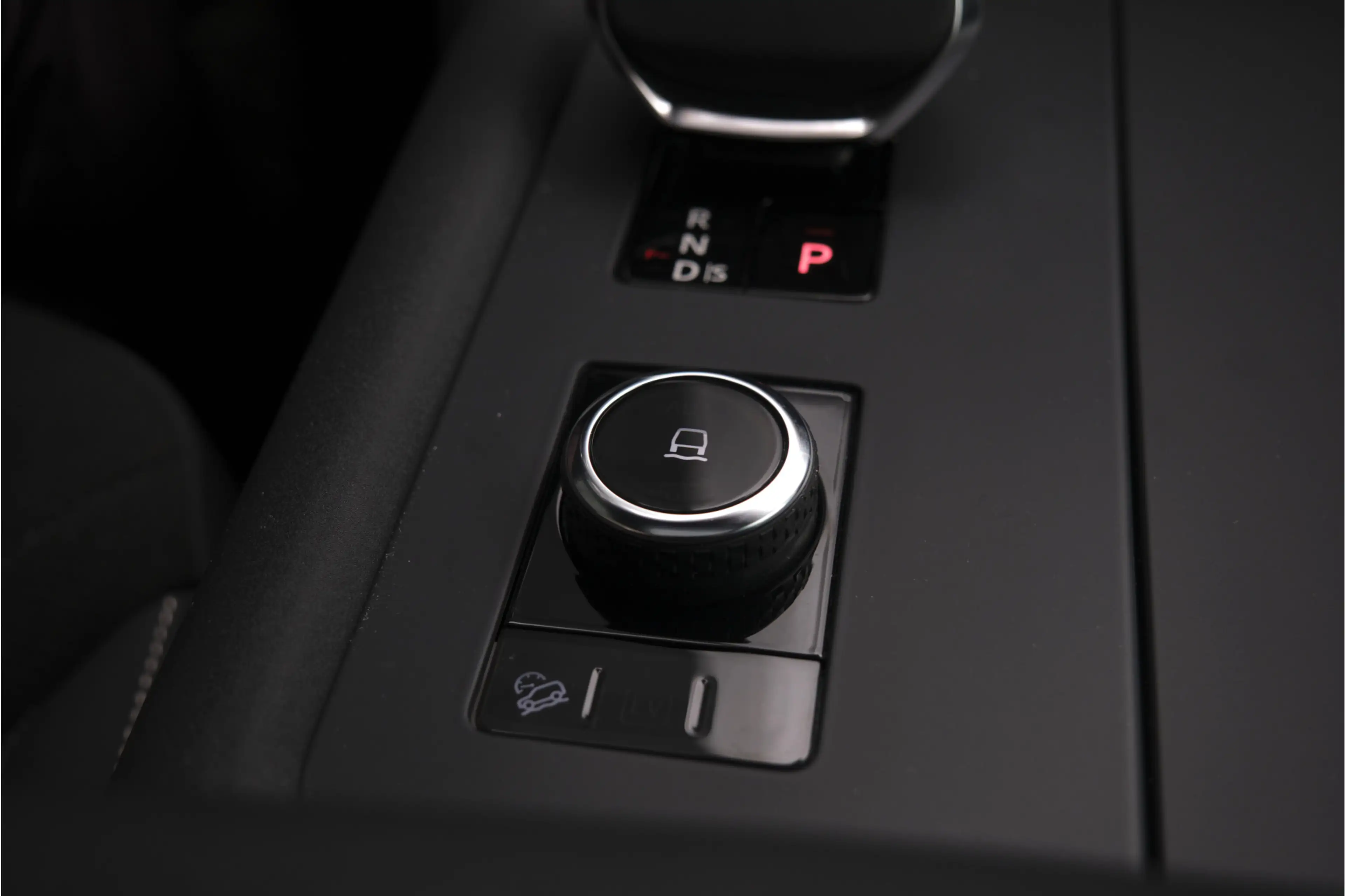 Land Rover Discovery D300 R-Dynamic SE | Zakelijk voordeel. Premium bel — photo 33