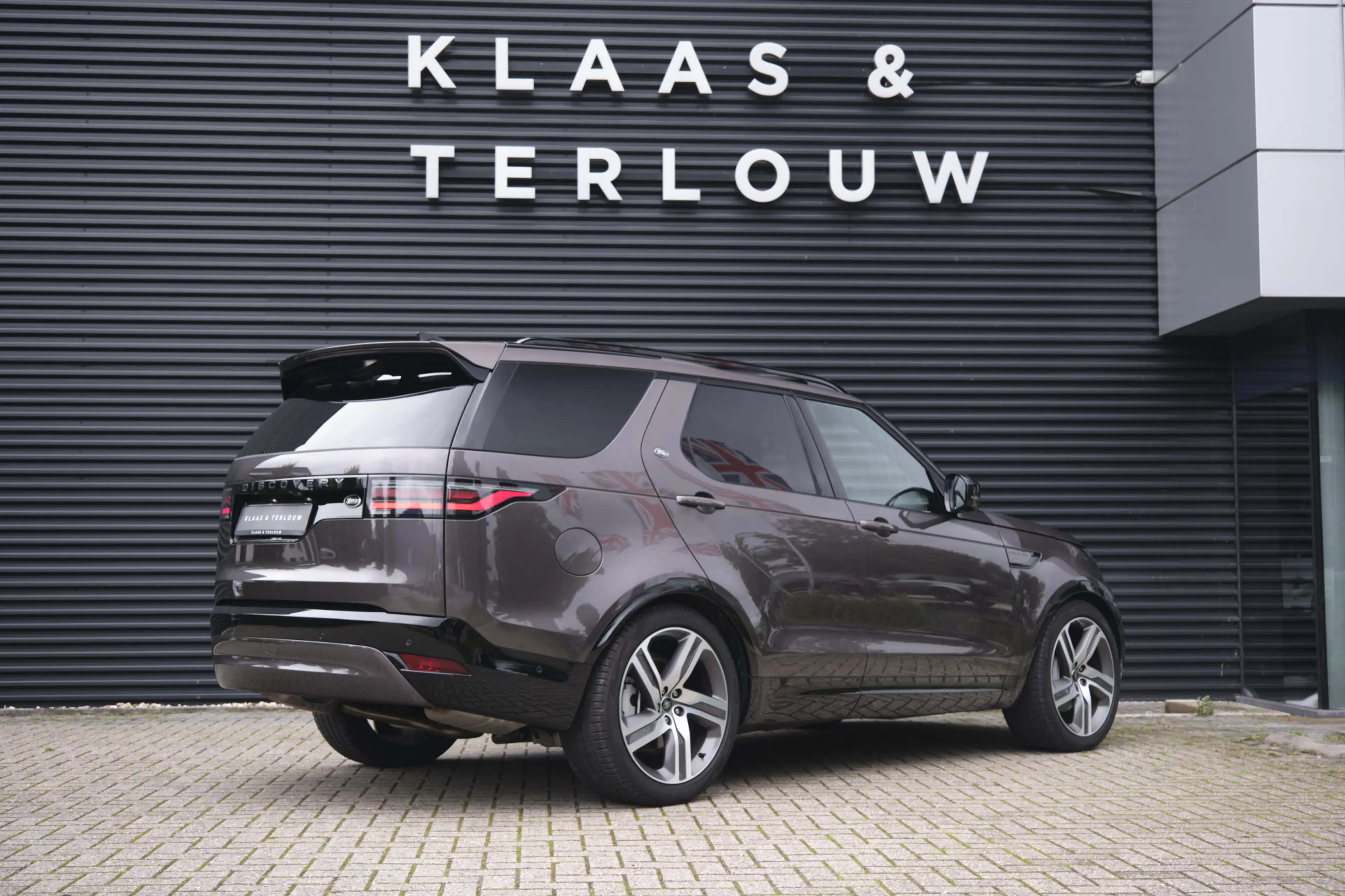 Land Rover Discovery D300 R-Dynamic SE | Zakelijk voordeel. Premium bel — photo 2