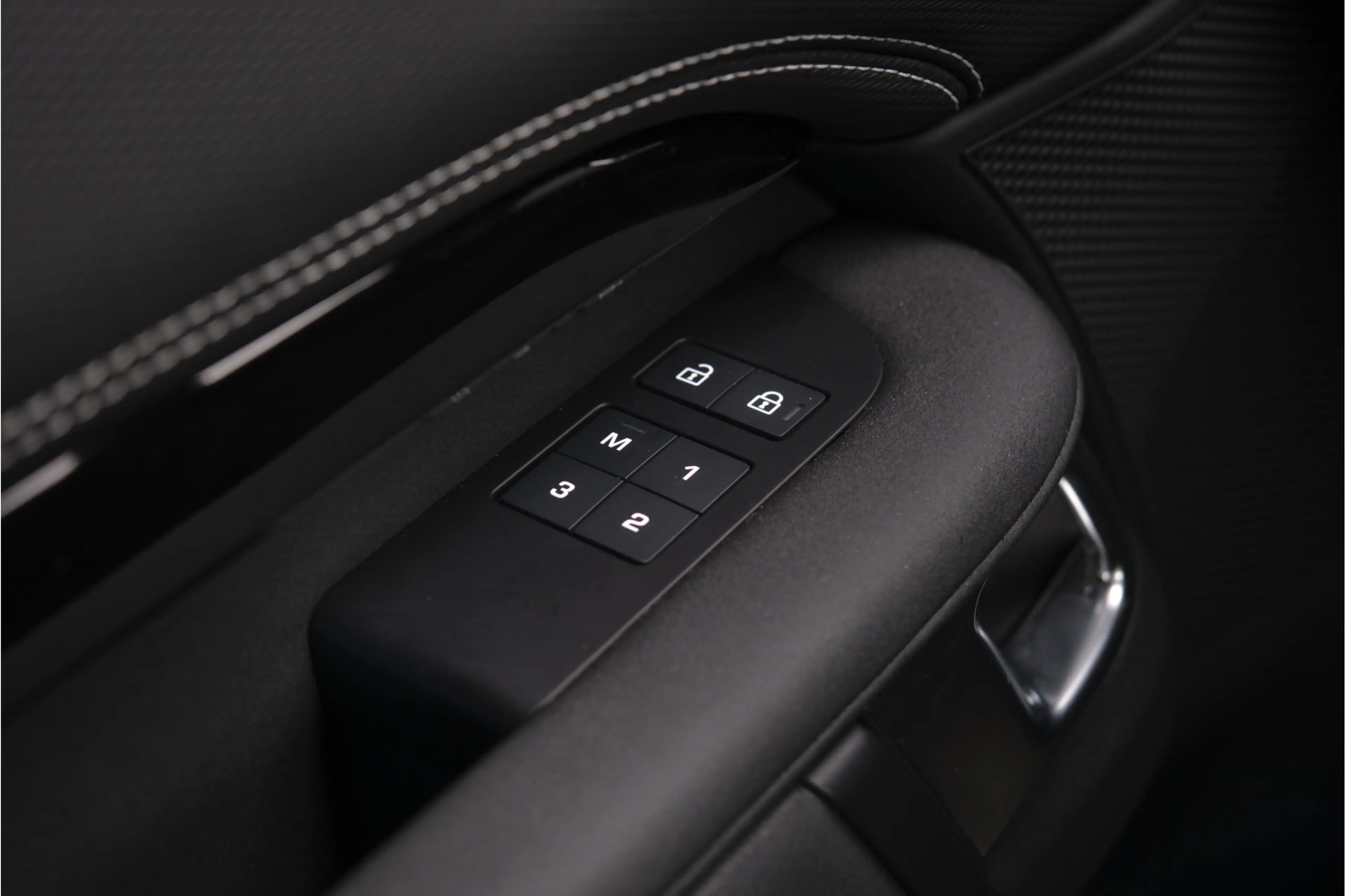 Land Rover Discovery D300 R-Dynamic SE | Zakelijk voordeel. Premium bel — photo 28