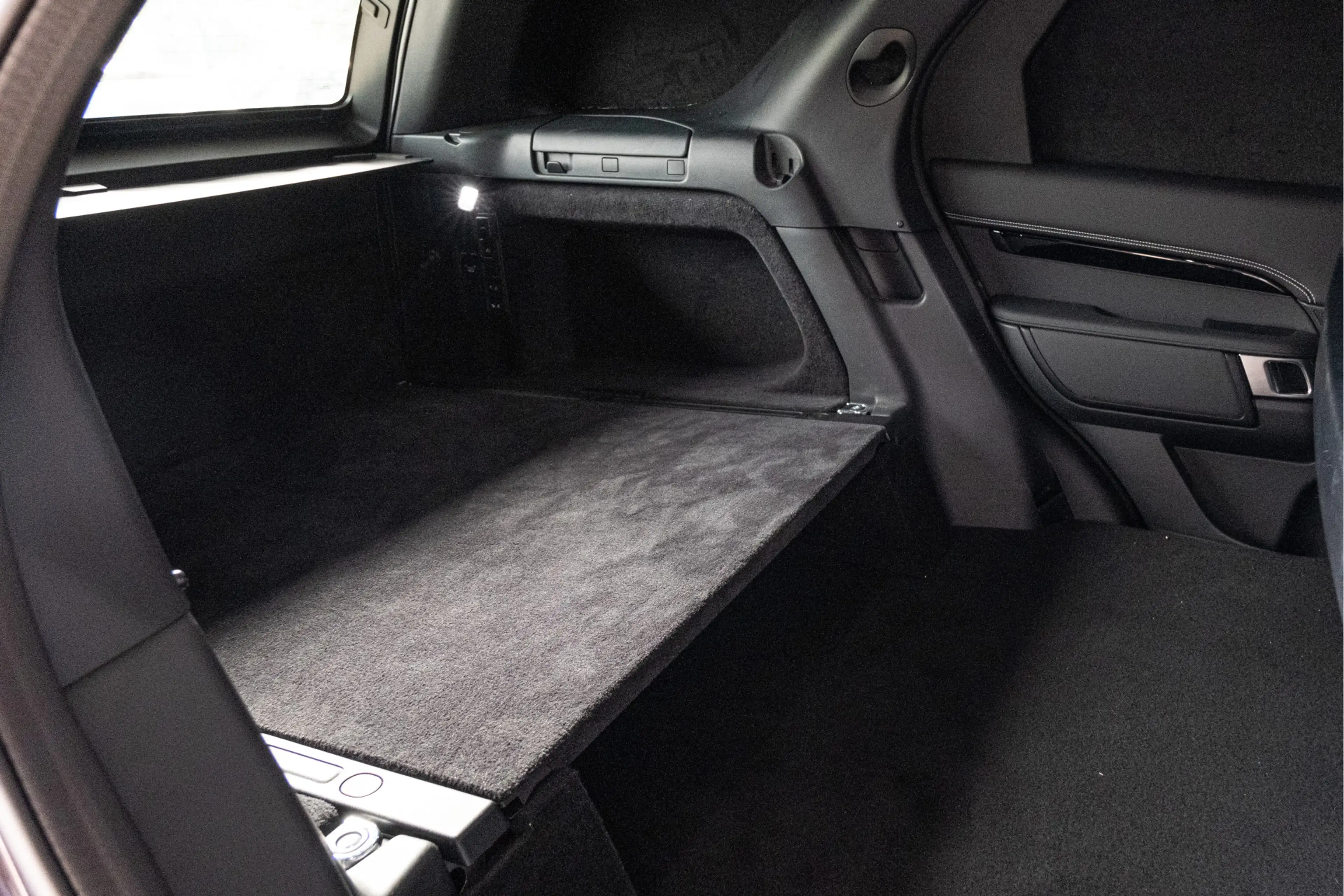 Land Rover Discovery D300 R-Dynamic SE | Zakelijk voordeel. Premium bel — photo 40