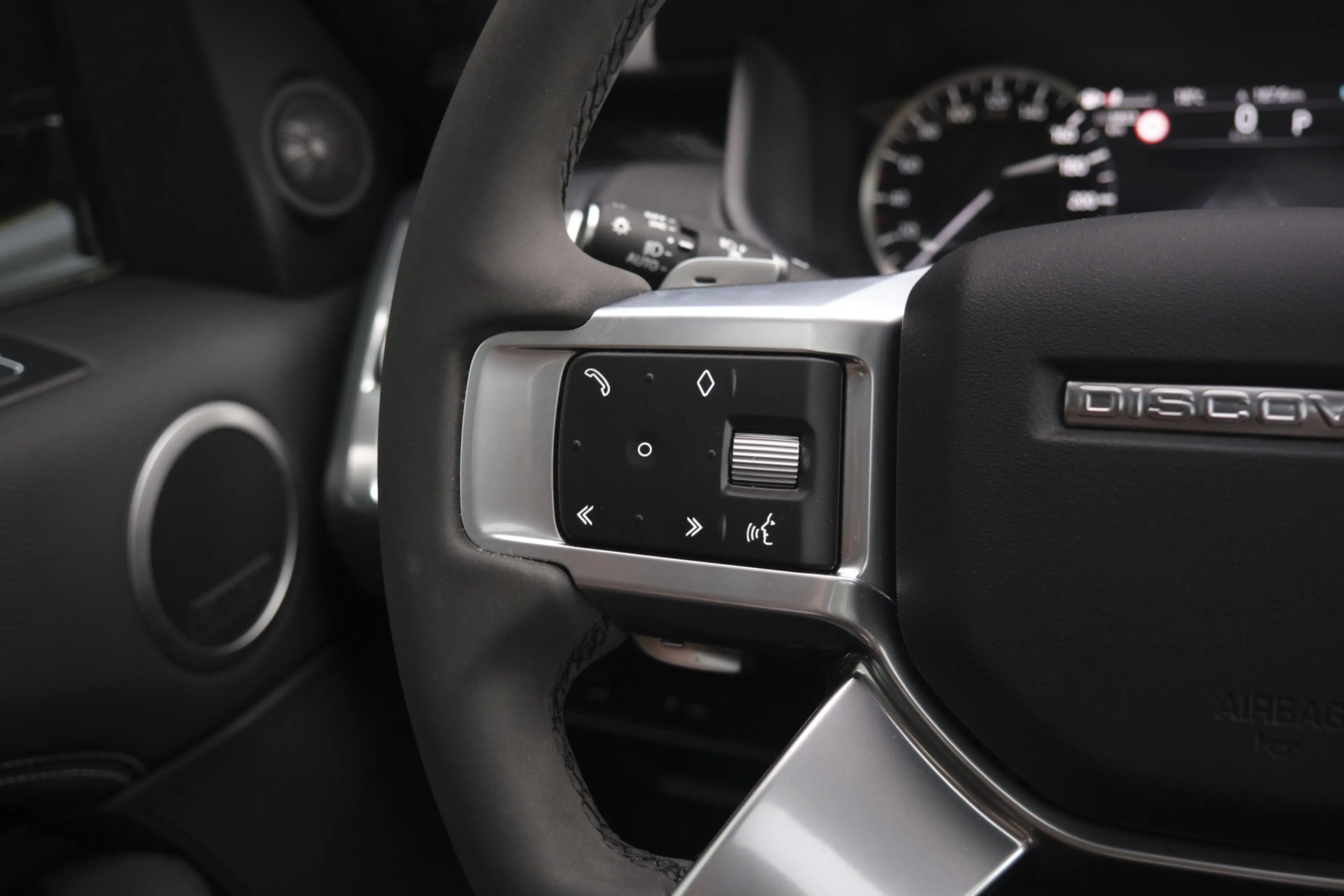 Land Rover Discovery D300 R-Dynamic SE | Zakelijk voordeel. Premium bel — photo 18