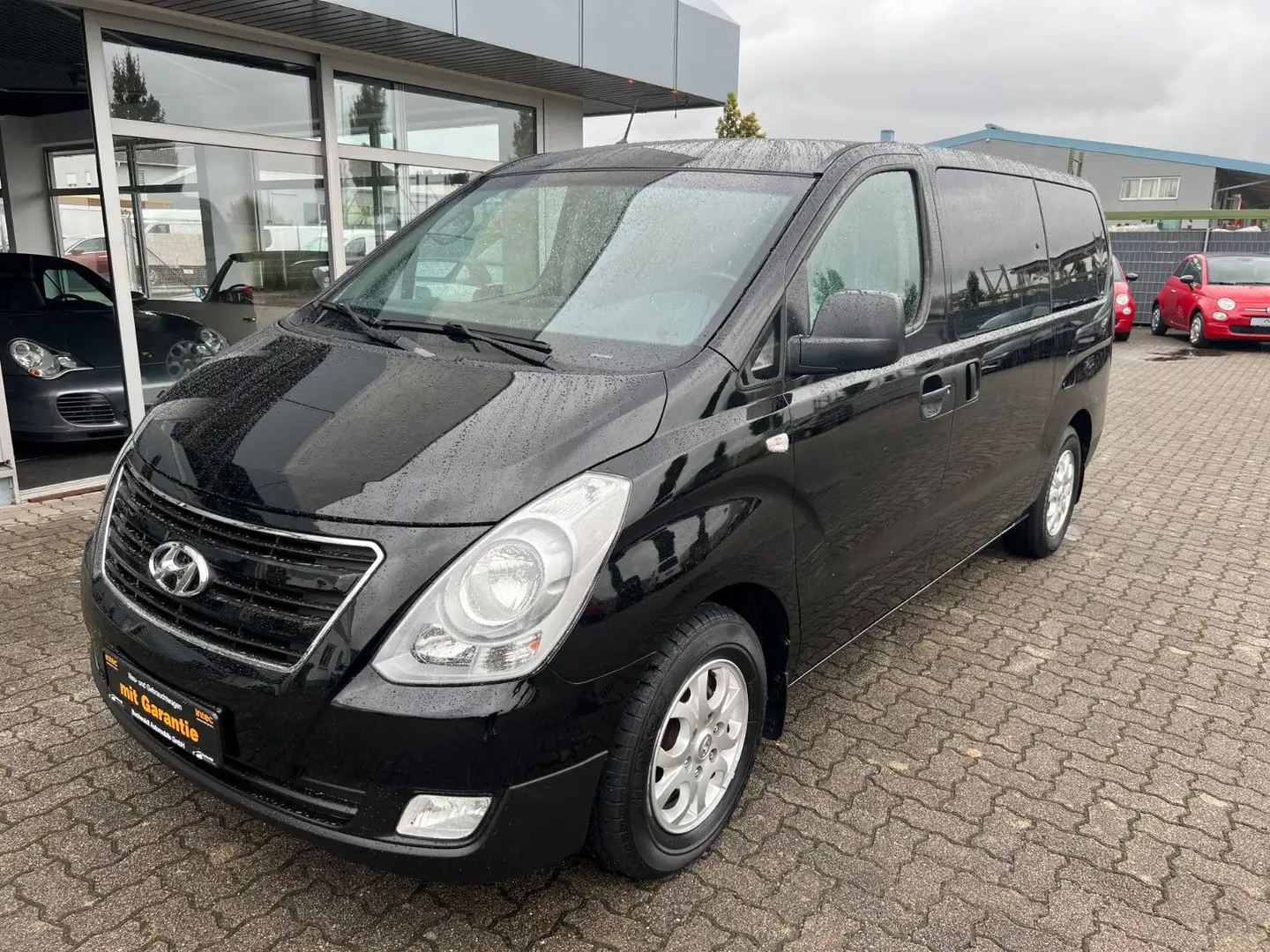 Hyundai H-1 Travel Komfort 1. Hand, Klima, orig 81TKM Schwarz - 1