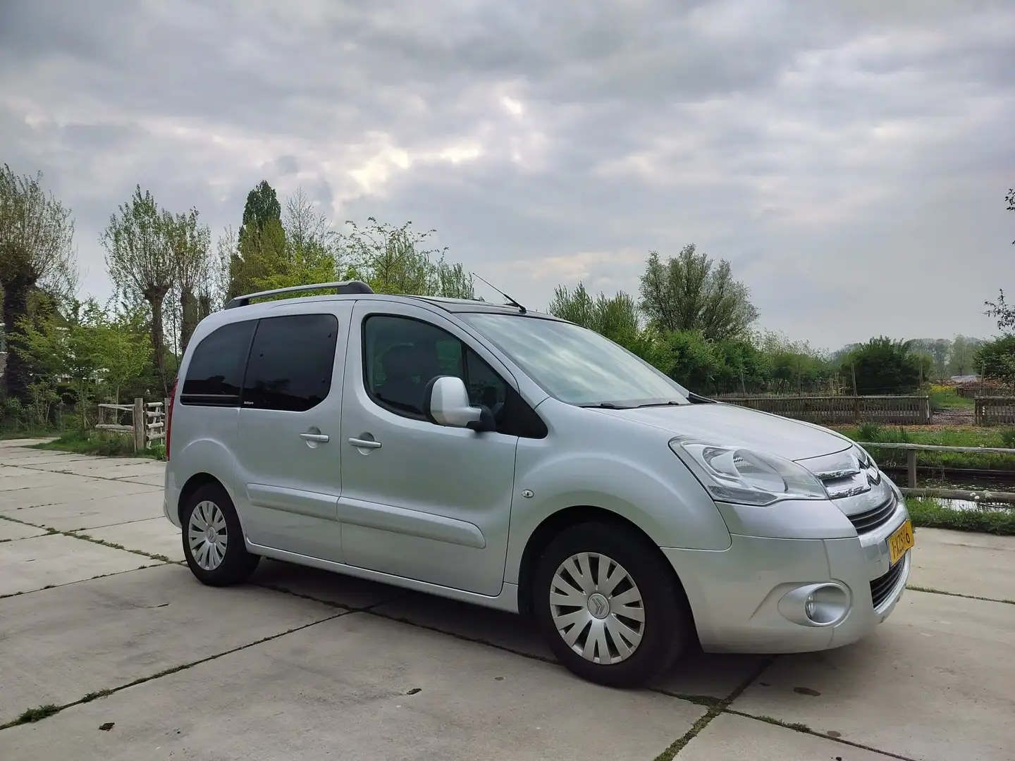 Citroen Berlingo Berlingo 1.6-16V Cinqspace Zilver - 2