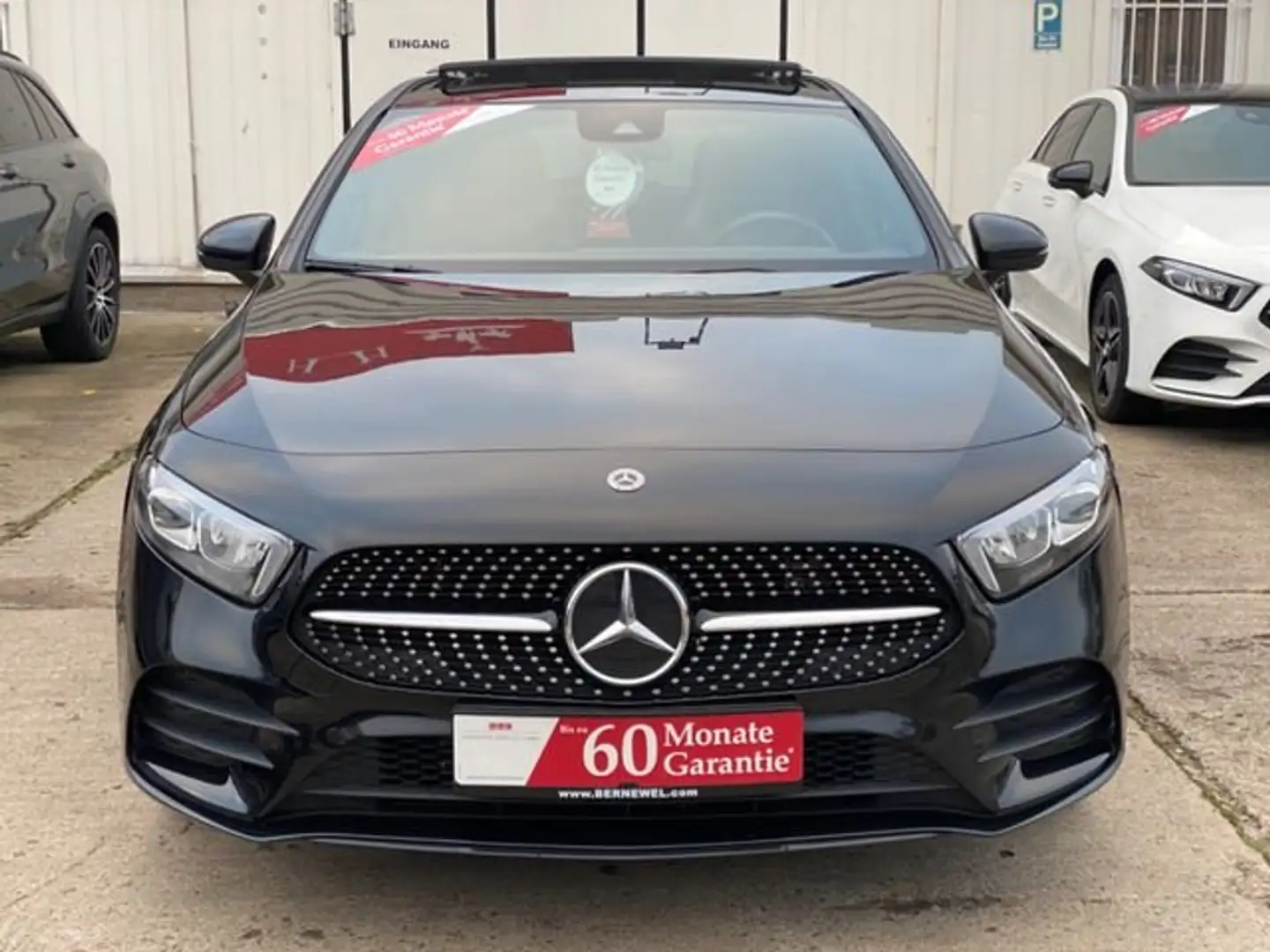 Mercedes-Benz A 250 A250e AMG Panorama_Ambiente_Kamera_ Schwarz - 2
