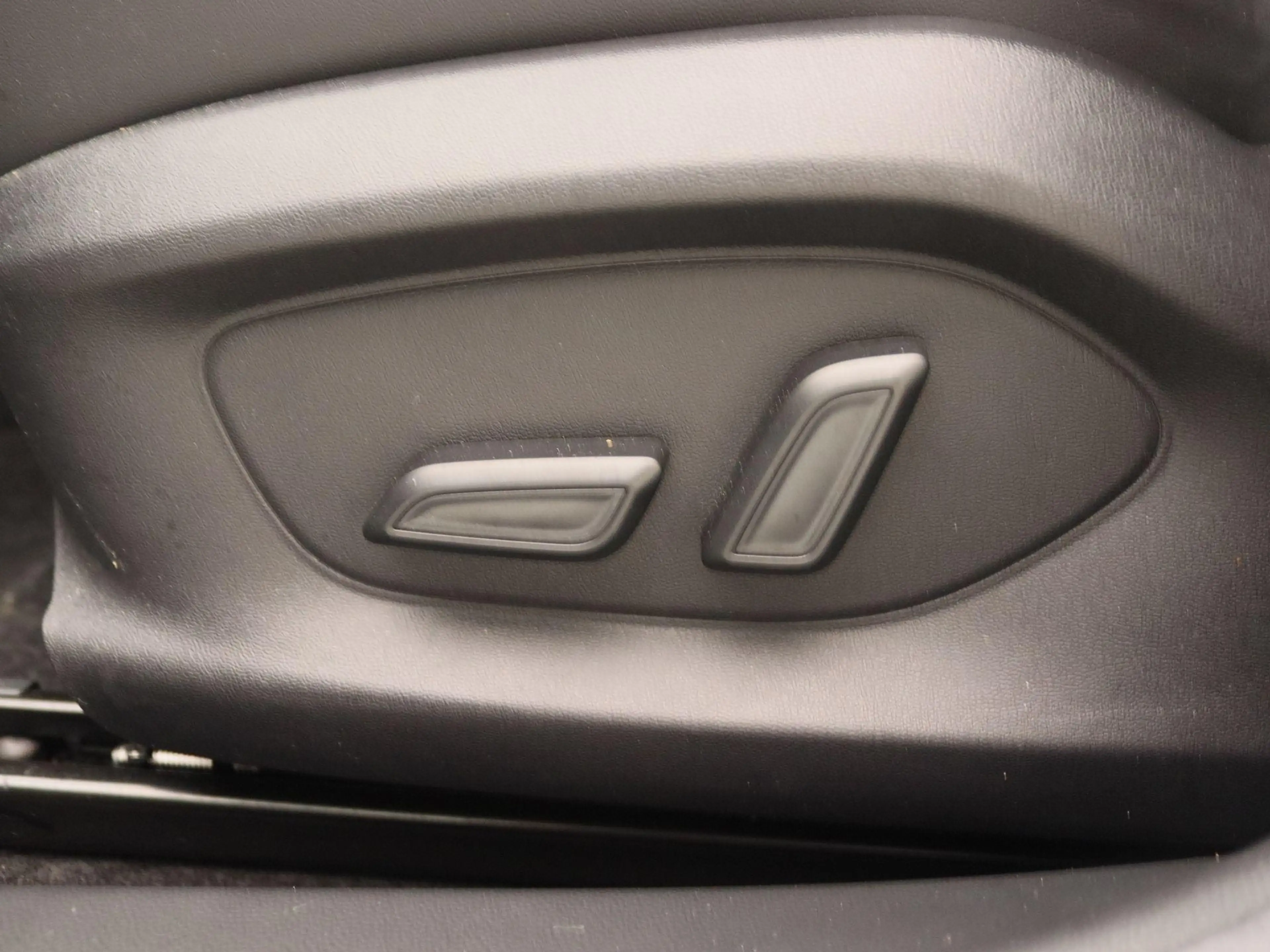 MG MG4 Luxury 64 kWh | Apple Carplay - Android Auto | Cam — photo 12