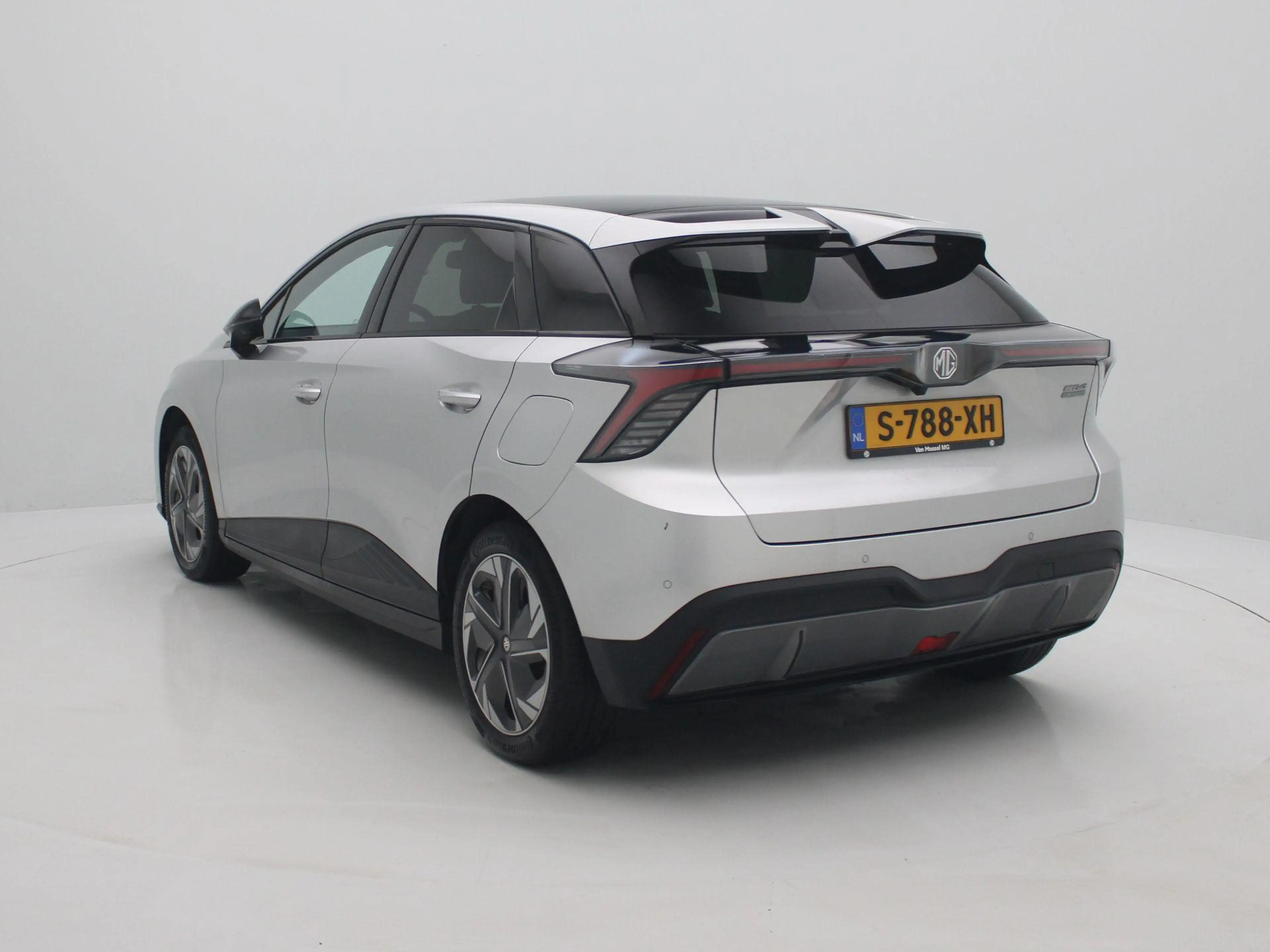 MG MG4 Luxury 64 kWh | Apple Carplay - Android Auto | Cam — photo 2