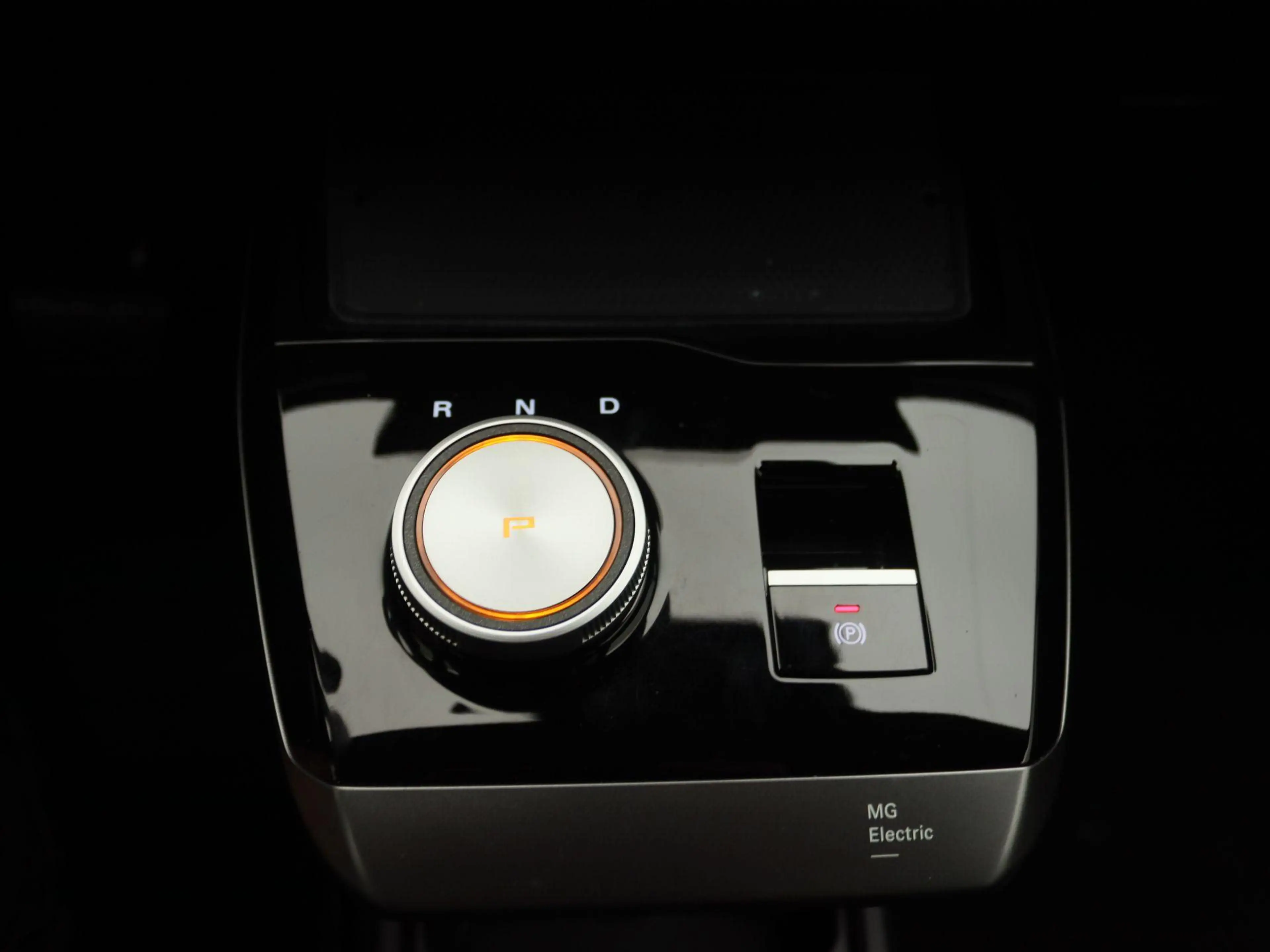 MG MG4 Luxury 64 kWh | Apple Carplay - Android Auto | Cam — photo 10