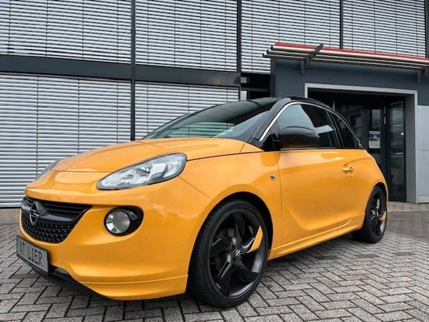 Opel Adam 1,4 Unlimited Orange - 1