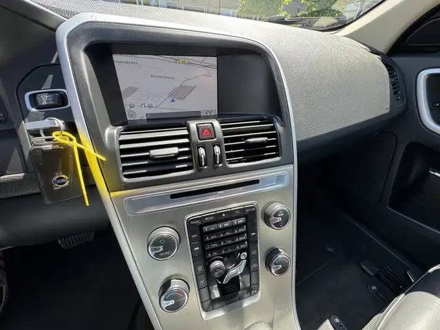 Volvo XC60 view 14