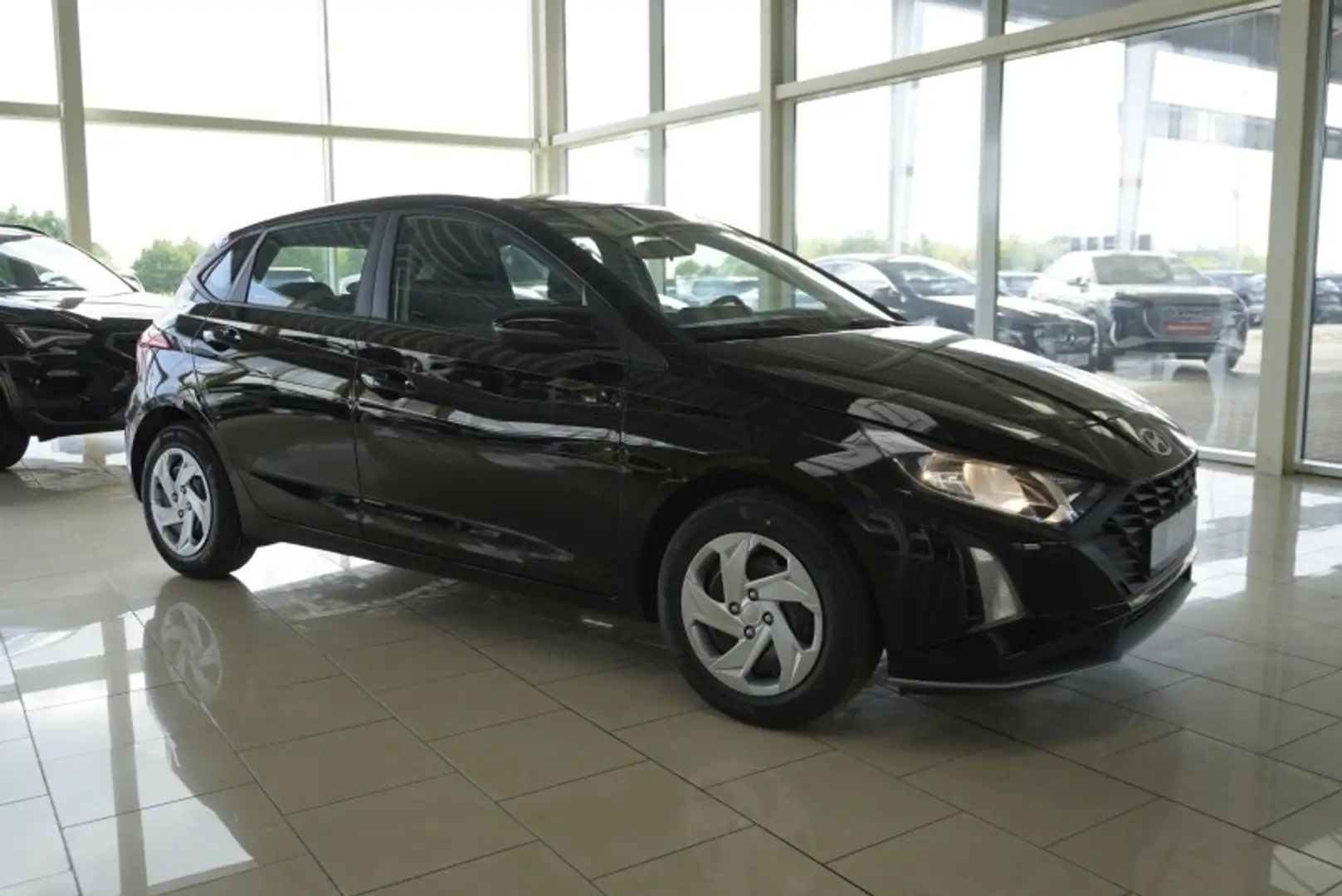 Hyundai i20 1,2 79PS Navi/Winterp/Kamera/Temp/Pdc    ** Negru - 1