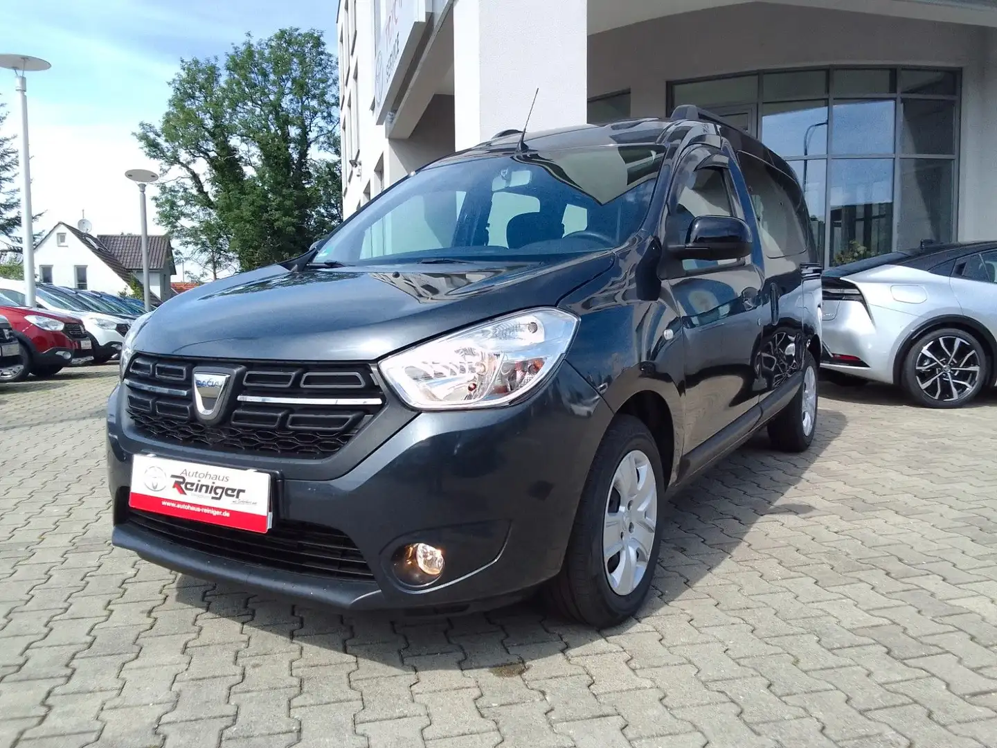 Dacia Dokker Comfort Turbo*1.Hand,SHZ,Navi,131PS Grau - 1