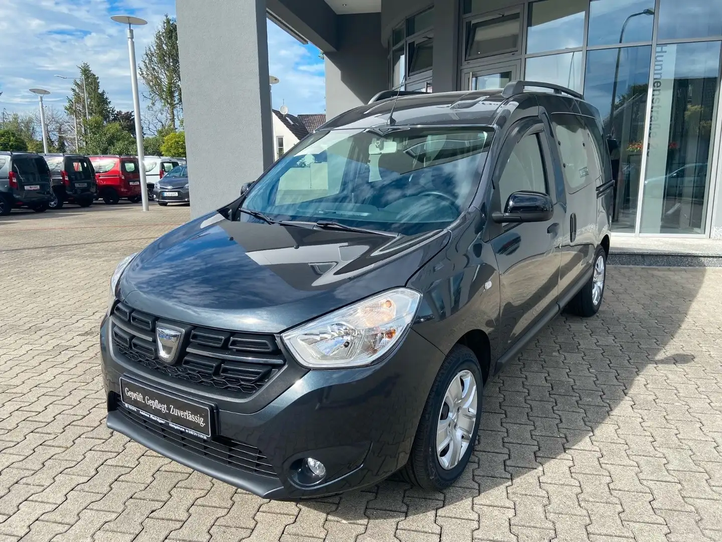 Dacia Dokker Comfort Turbo*1.Hand,SHZ,Navi,131PS,PDC* Grau - 1