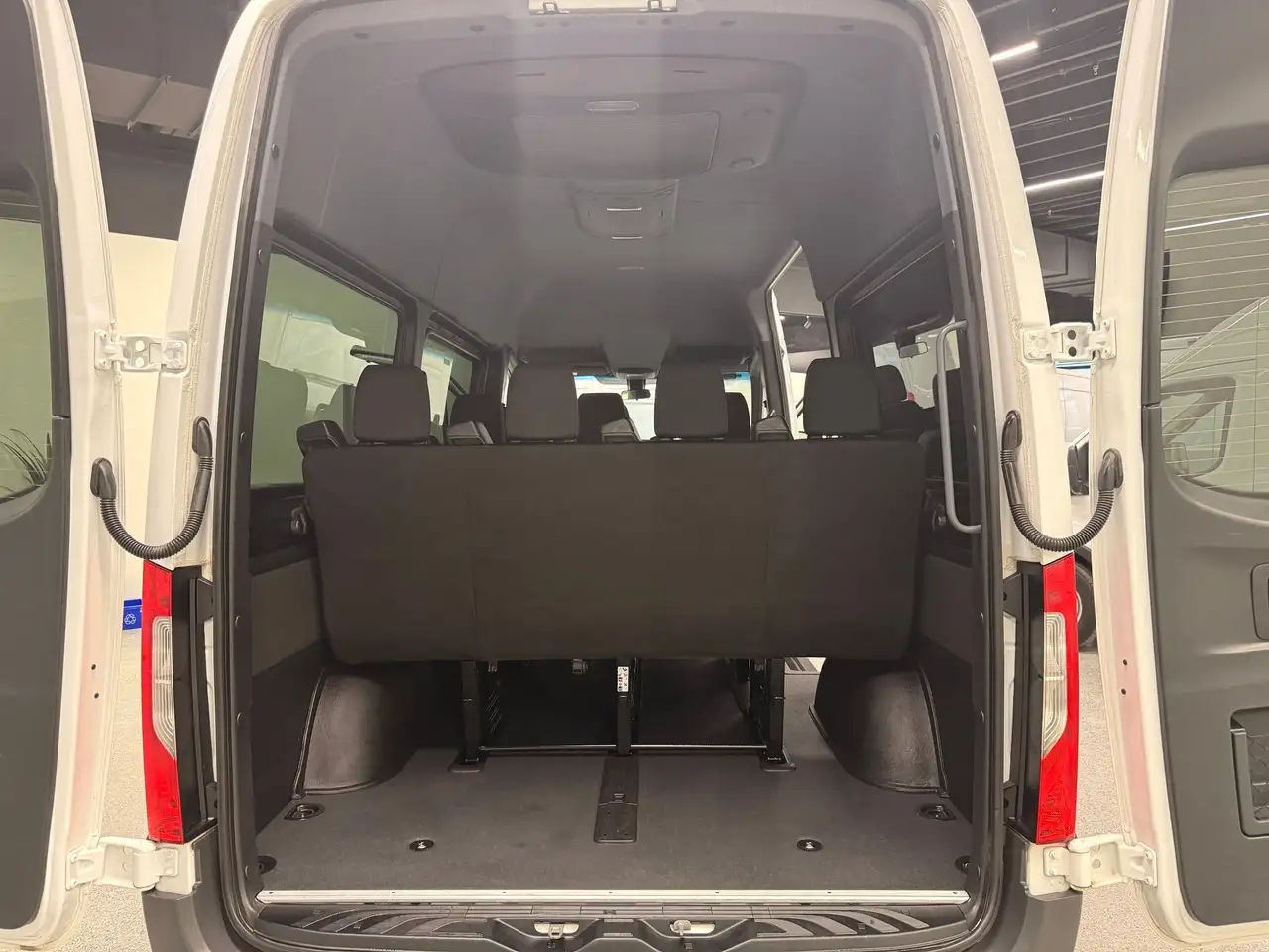 Mercedes-Benz Sprinter снимка Mercedes-Benz Sprinter