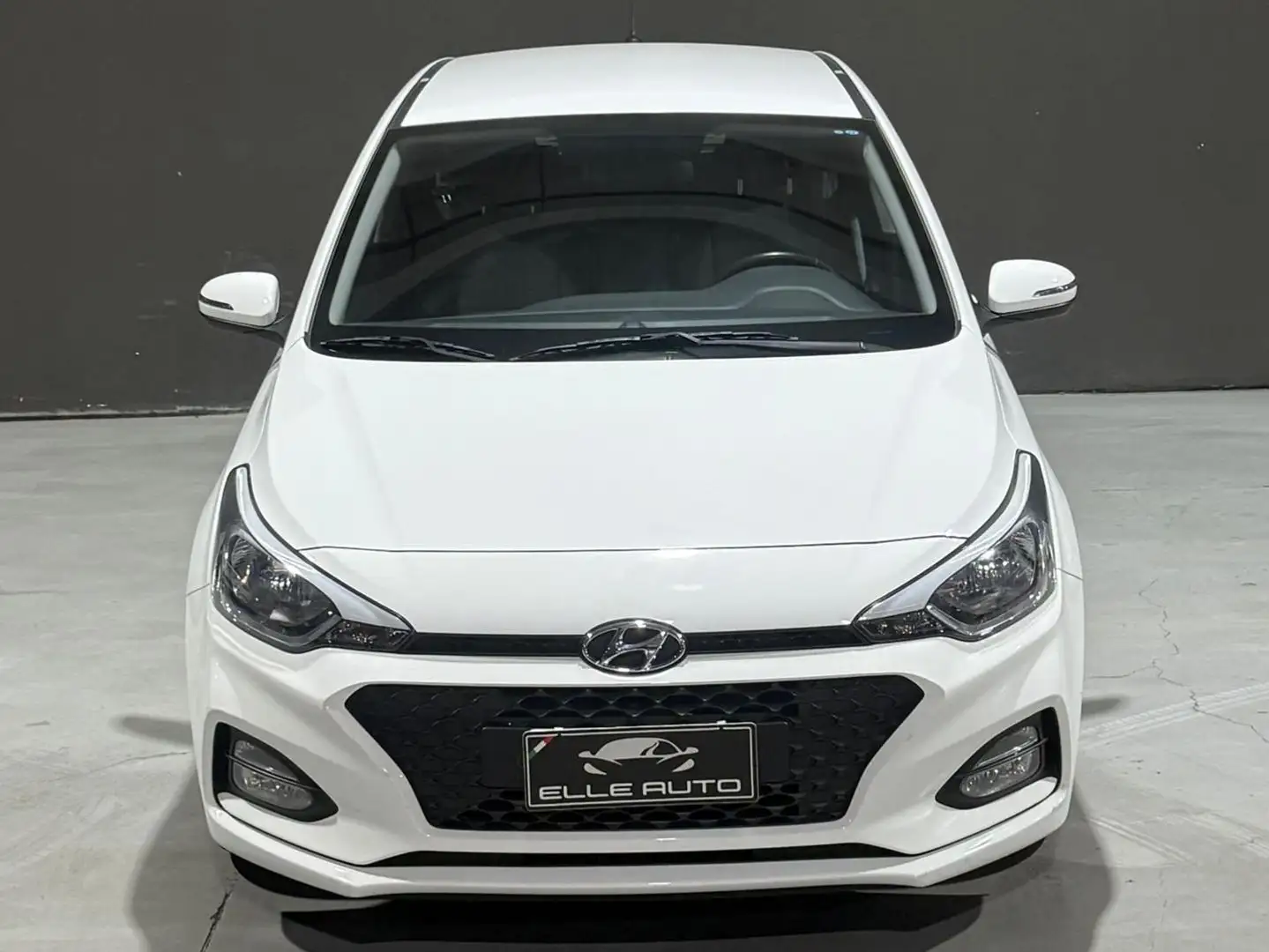 Hyundai i20 i20 II 2018 5p 1.2 mpi Tech Connect Pack 75cv Bianco - 2