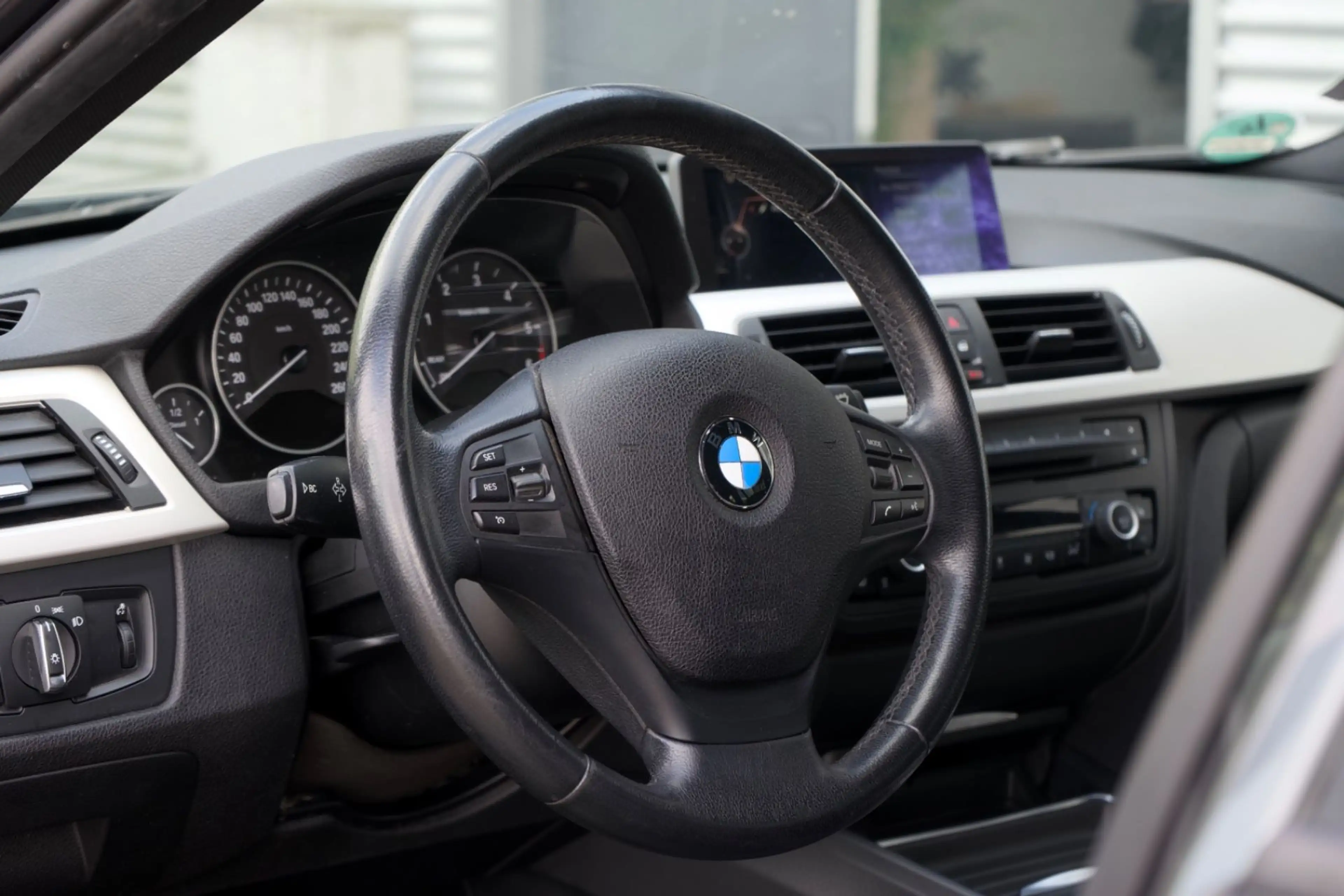 BMW 316 d Touring/ Xenon/ NAVI/ AHK/ AUTOMATIK — photo 14