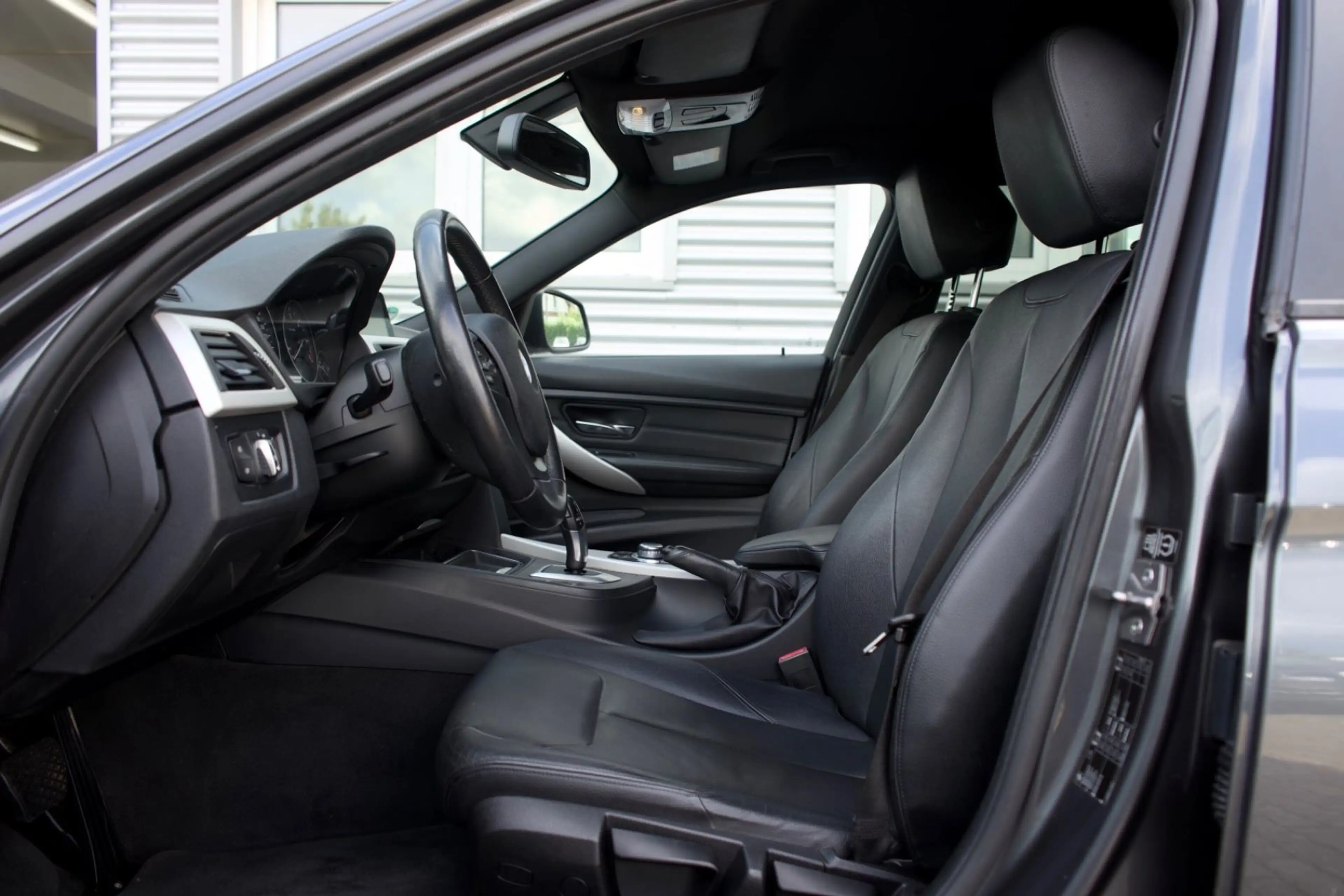 BMW 316 d Touring/ Xenon/ NAVI/ AHK/ AUTOMATIK — photo 15