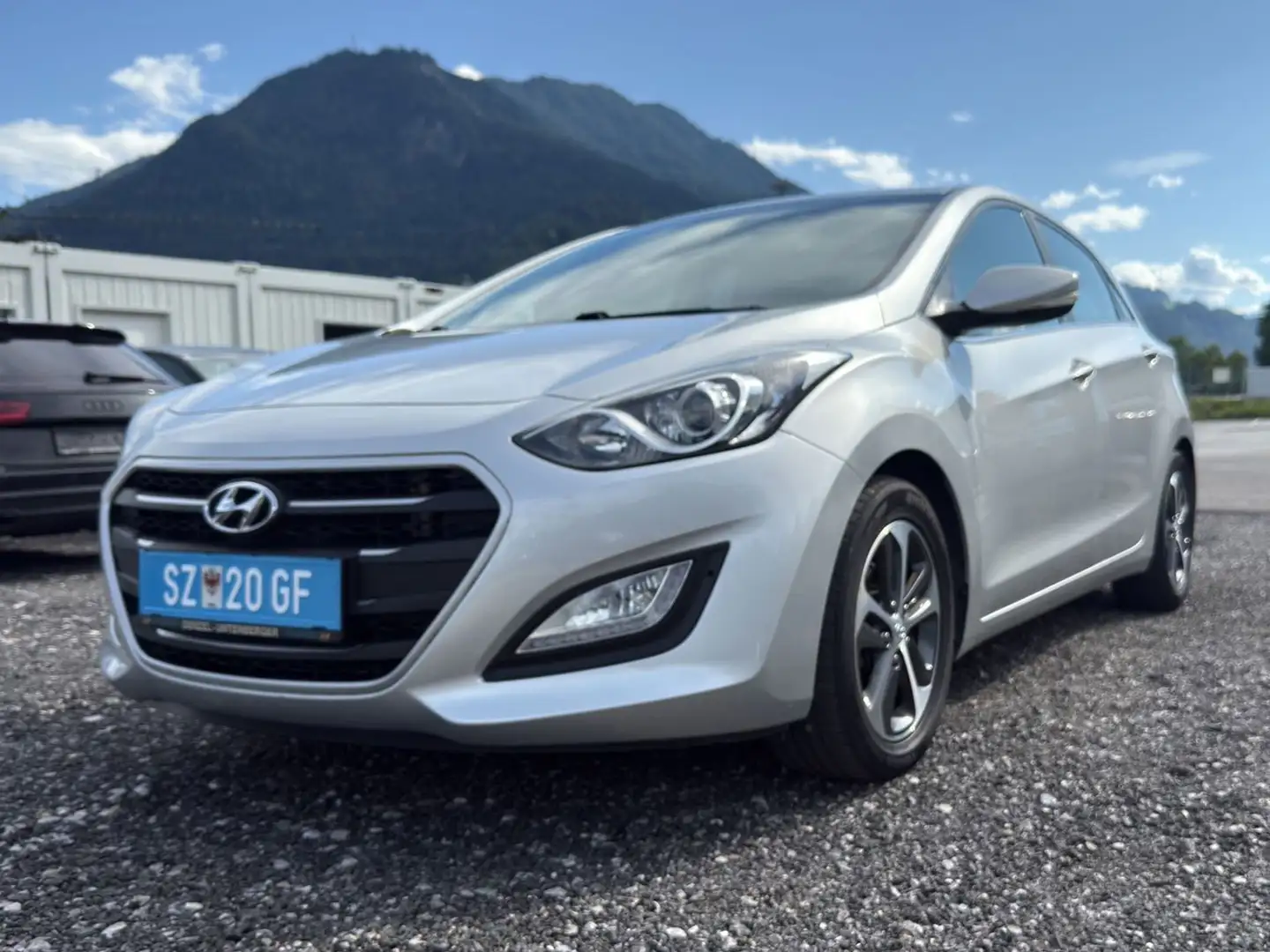 Hyundai i30 1.4 CRDi DPF Comfort Plateado - 1