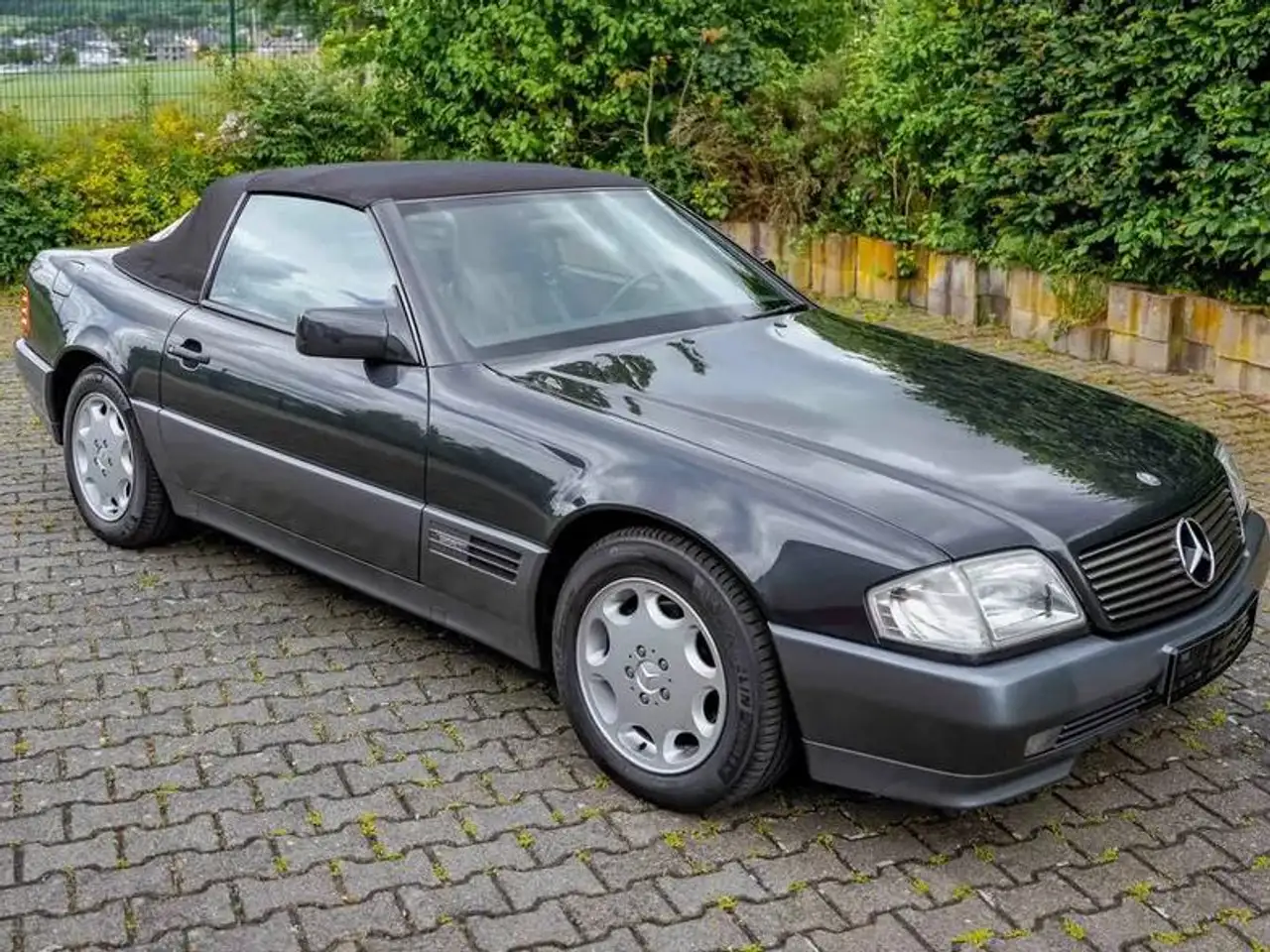 Mercedes-Benz SL 320