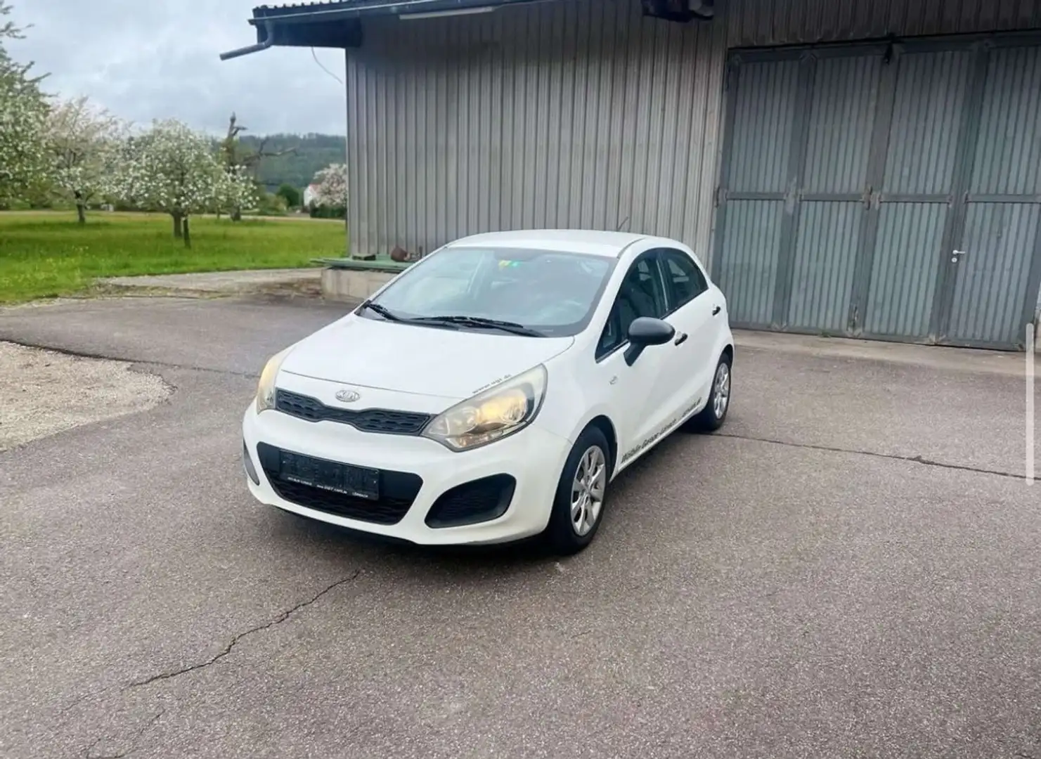 Kia Rio 1.2 Attract Blanc - 1