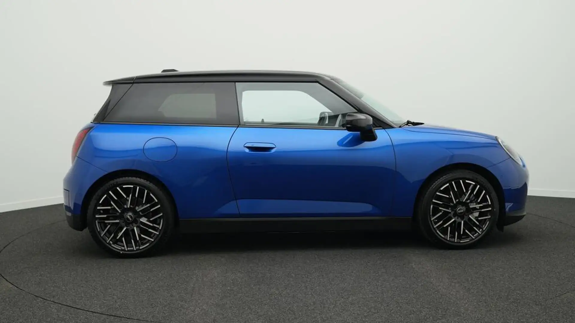 MINI Cooper SE Favoured Trim Blau - 2