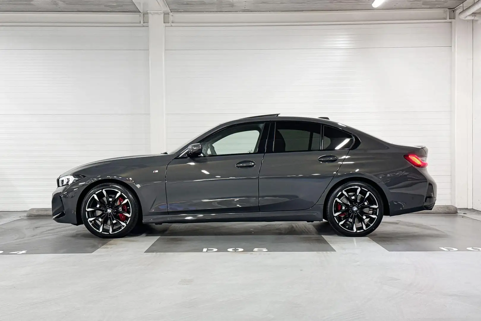 BMW 318 3 Serie Sedan 318i | M-Sport Pro | Active Cruise C Grijs - 2
