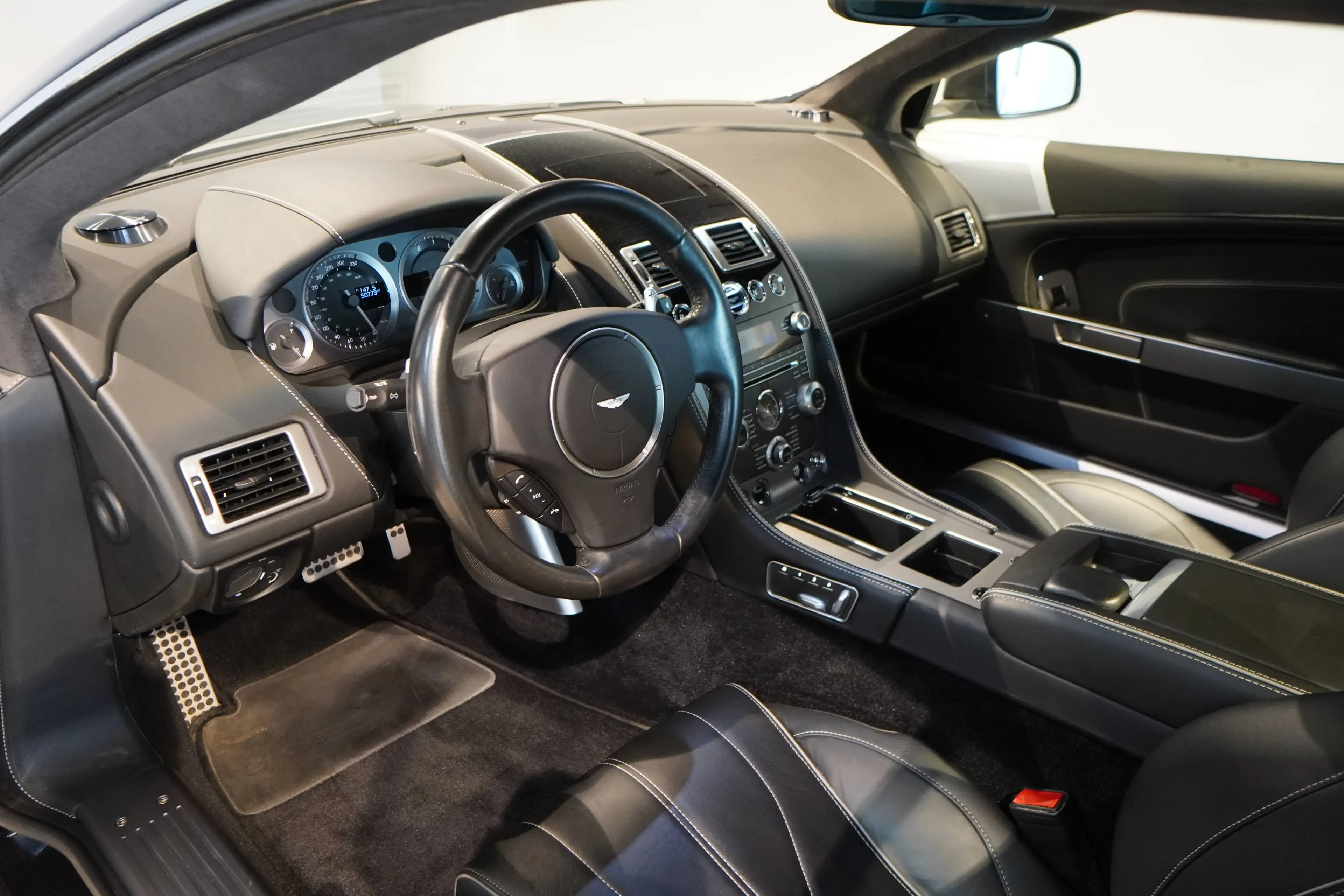 Aston Martin Virage Coupé 6.0 V12*einer von 617*Ufrei*BRD*B&O*Top-Zst — photo 8