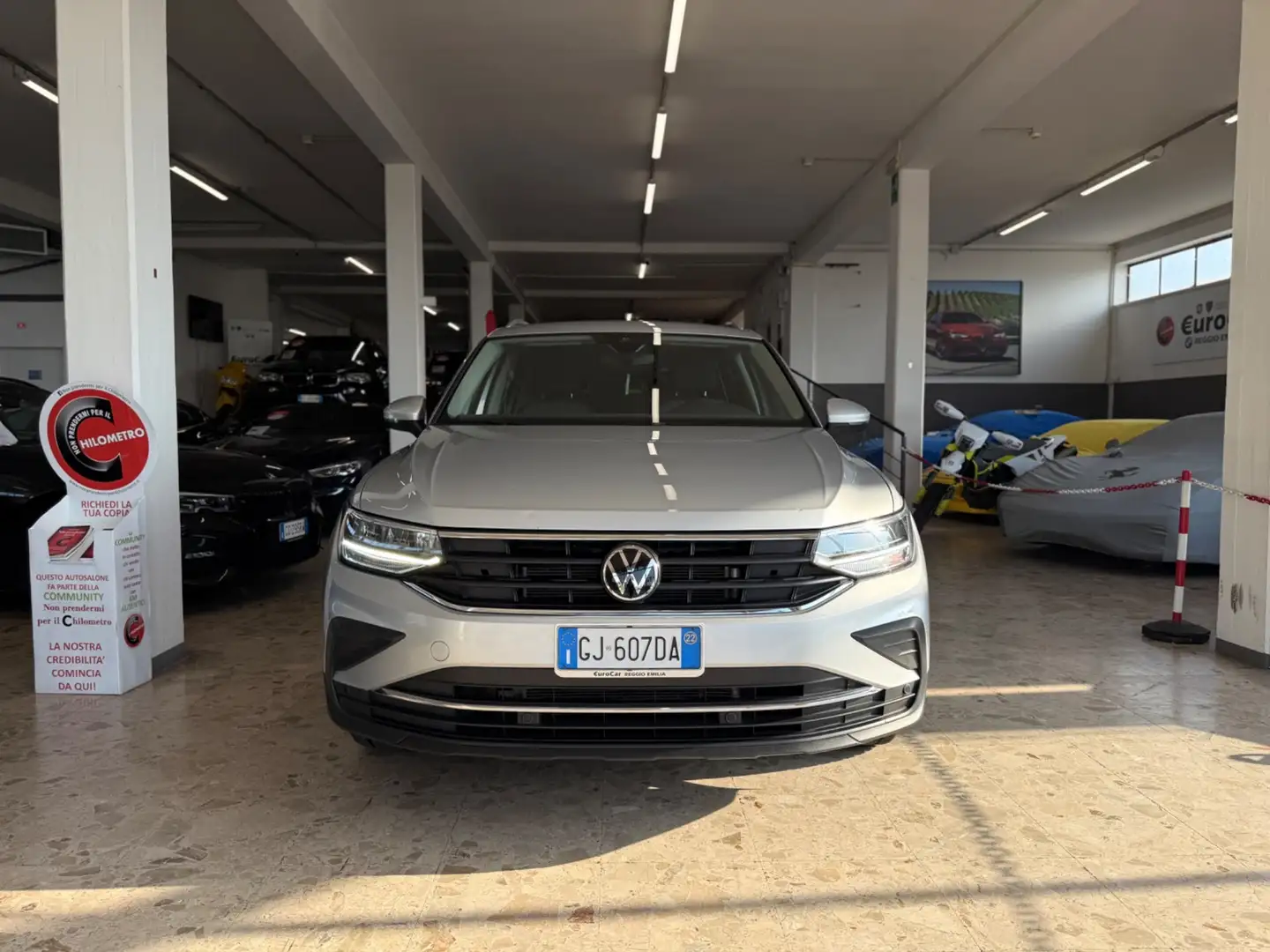 Volkswagen Tiguan 2.0 TDI 150 CV SCR DSG Life Grau - 2