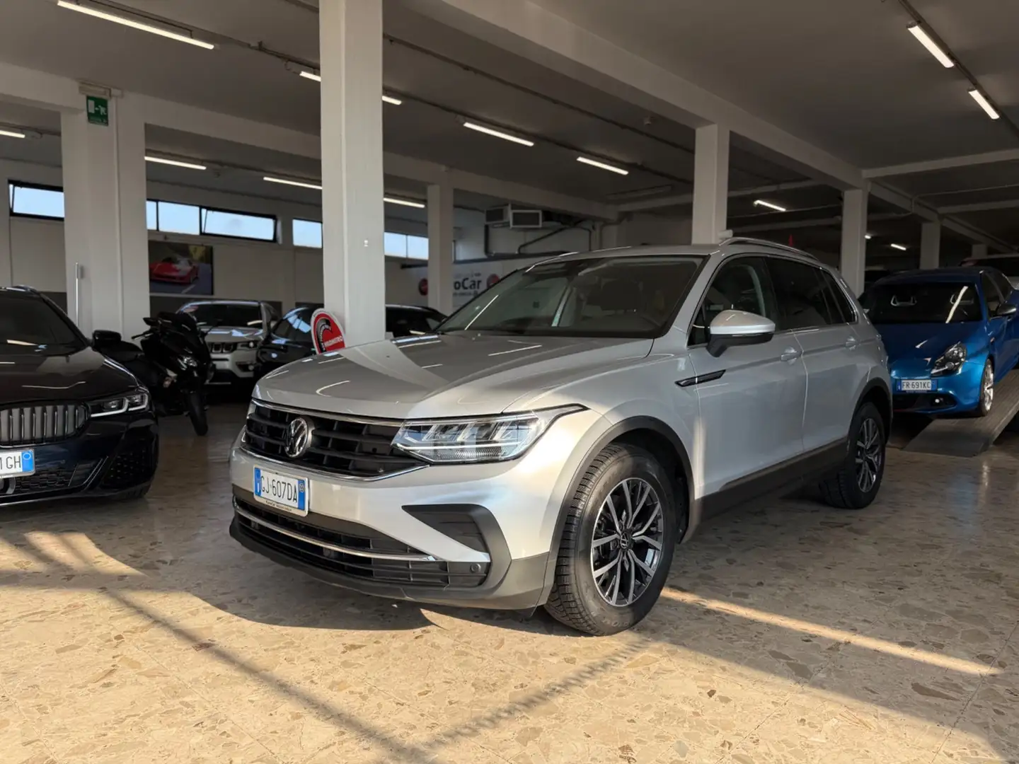 Volkswagen Tiguan 2.0 TDI 150 CV SCR DSG Life Grau - 1