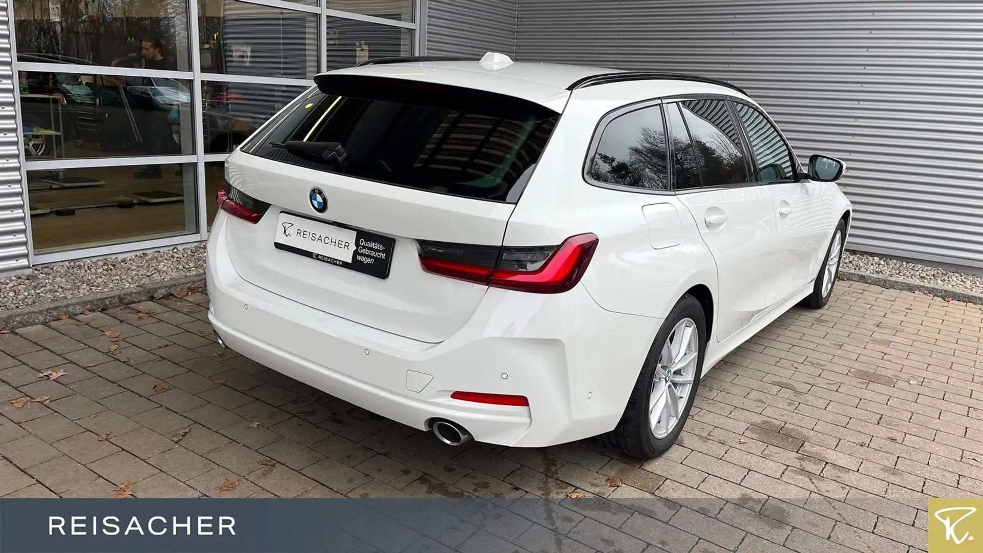 BMW 318 i A Tou HUD 360° ACC Sitzhzg Komfortzu 17" LM Weiß - 2