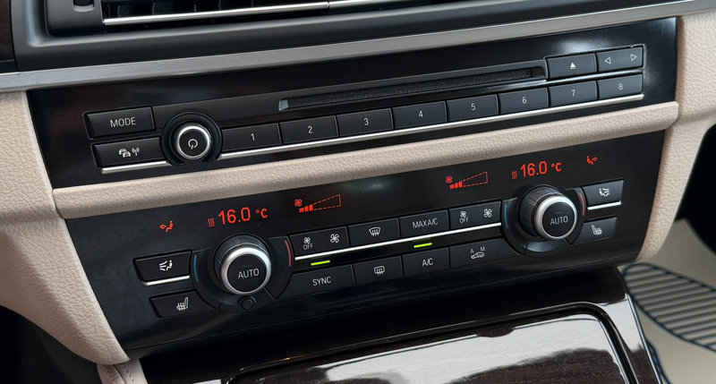 BMW 520 dA Touring Euro6 Pano Leder Led CruiseC. Garantie! — photo 10