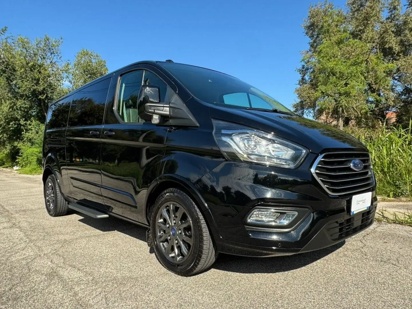 Ford Tourneo Custom 320 2.0 EcoBlue 130CV L2 TITANIUM Nero - 1