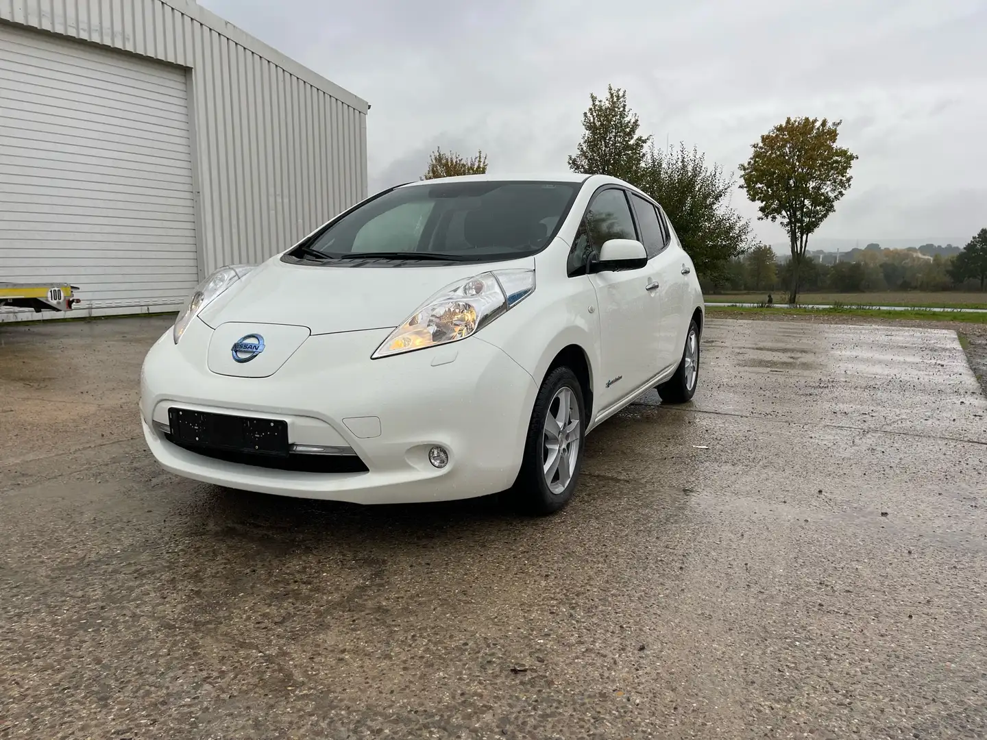 Nissan Leaf 30 kWh Visia (12000€Brutto) Weiß - 1