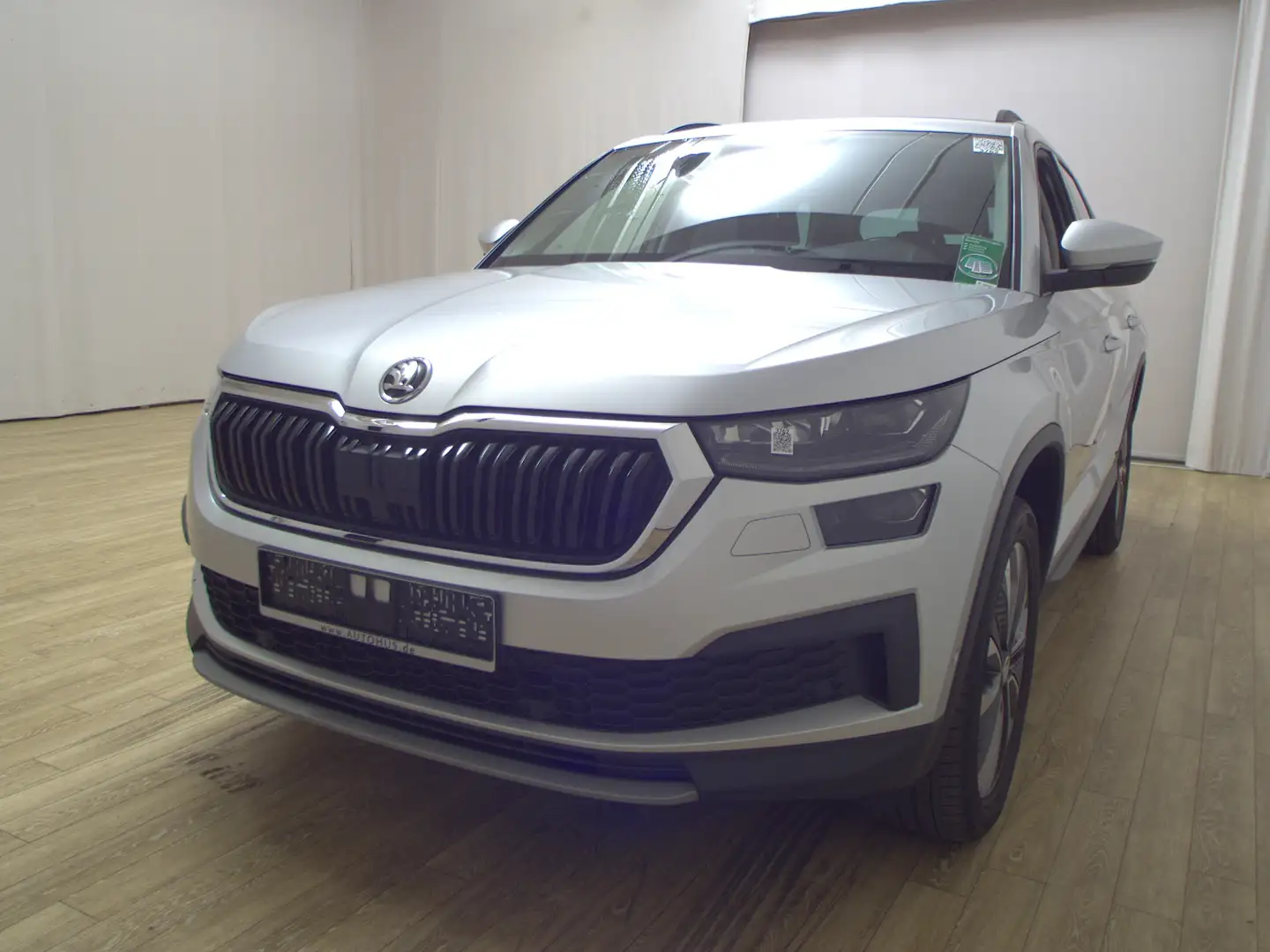 Skoda Kodiaq 2.0 TDI Tour Navi LED AHK ACC 4xShz Argent - 2
