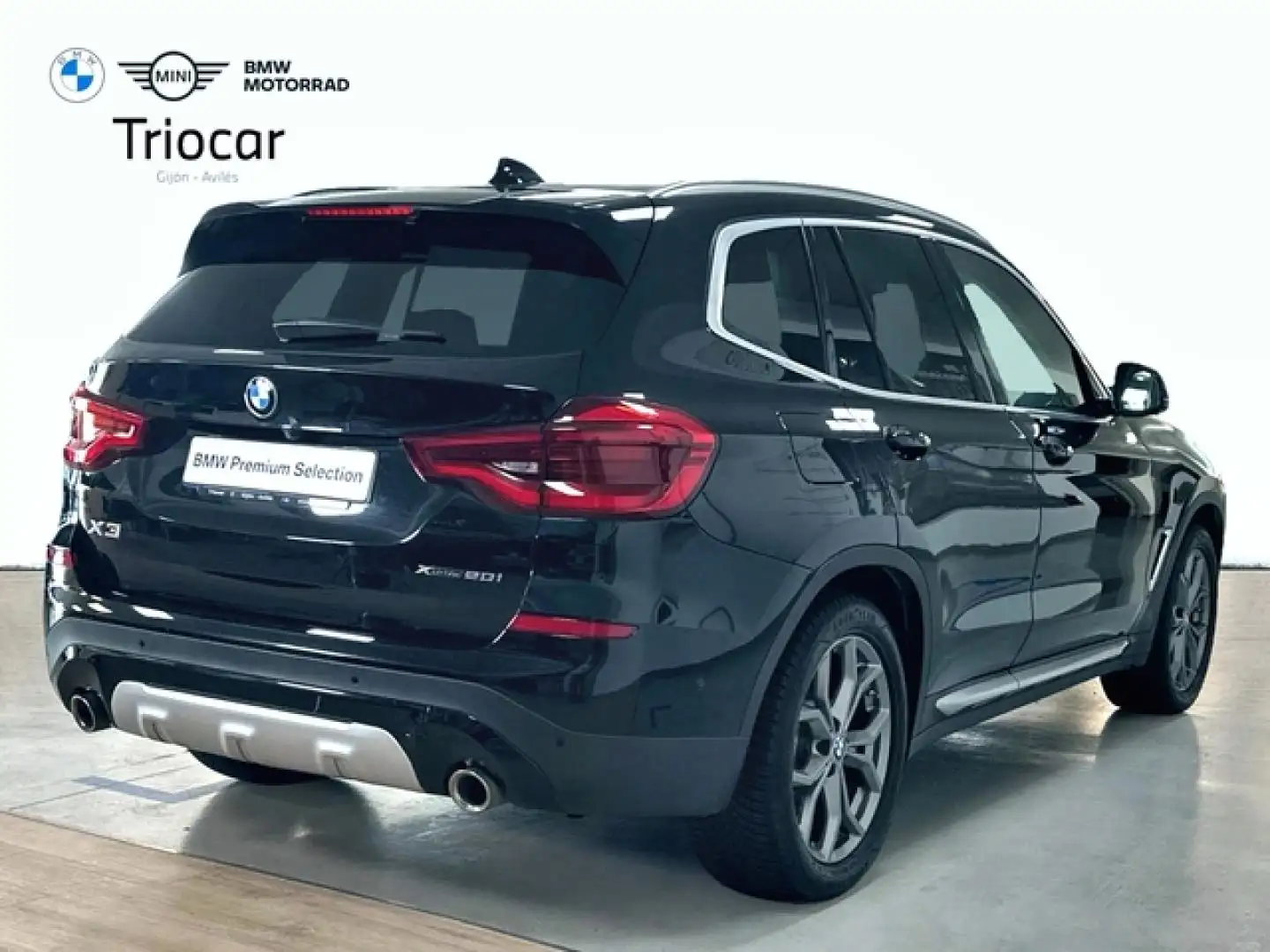 BMW X3 xDrive 20iA Zwart - 2