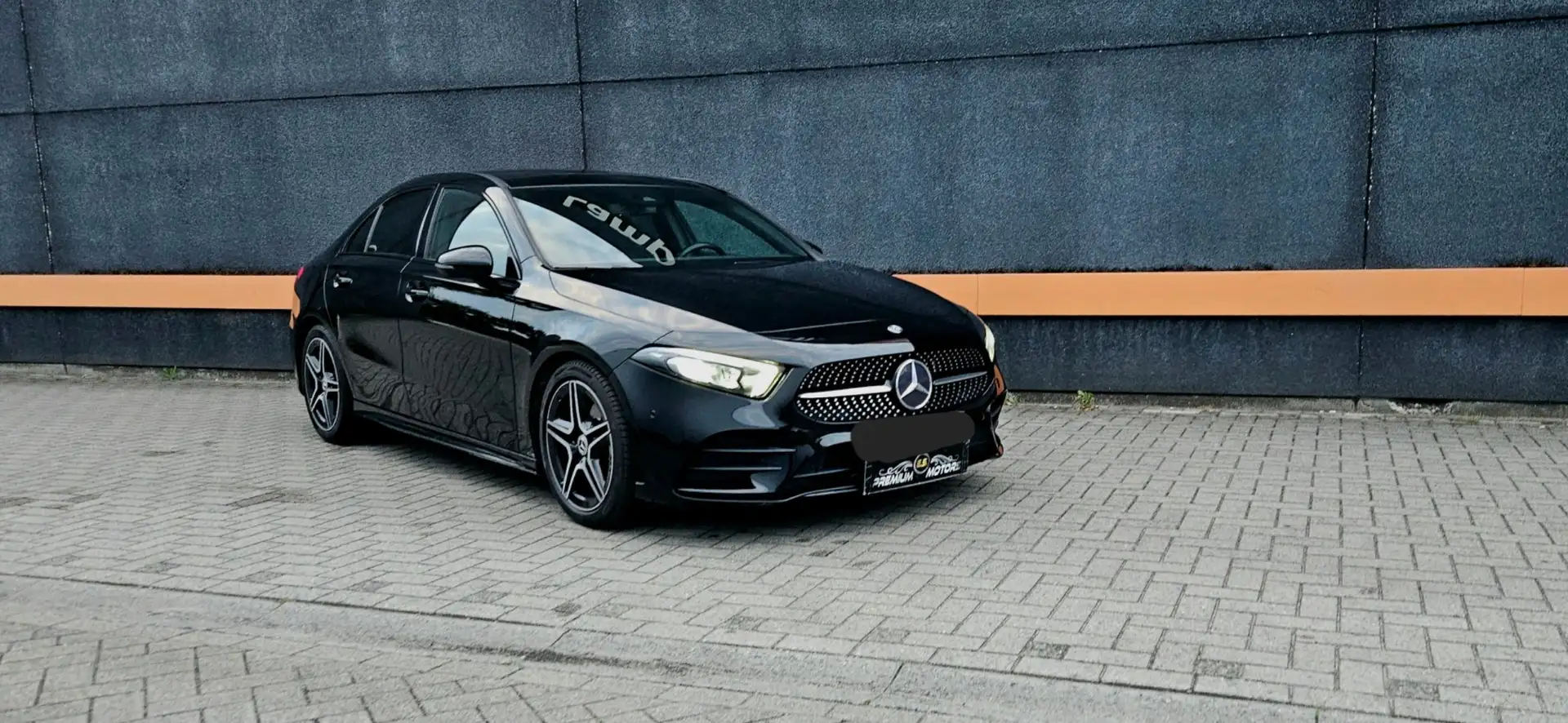Mercedes-Benz A 180 d 7G-DCT AMG Line/PANO/NAVI/LED/CAMERA/++TOP STAAT Noir - 1