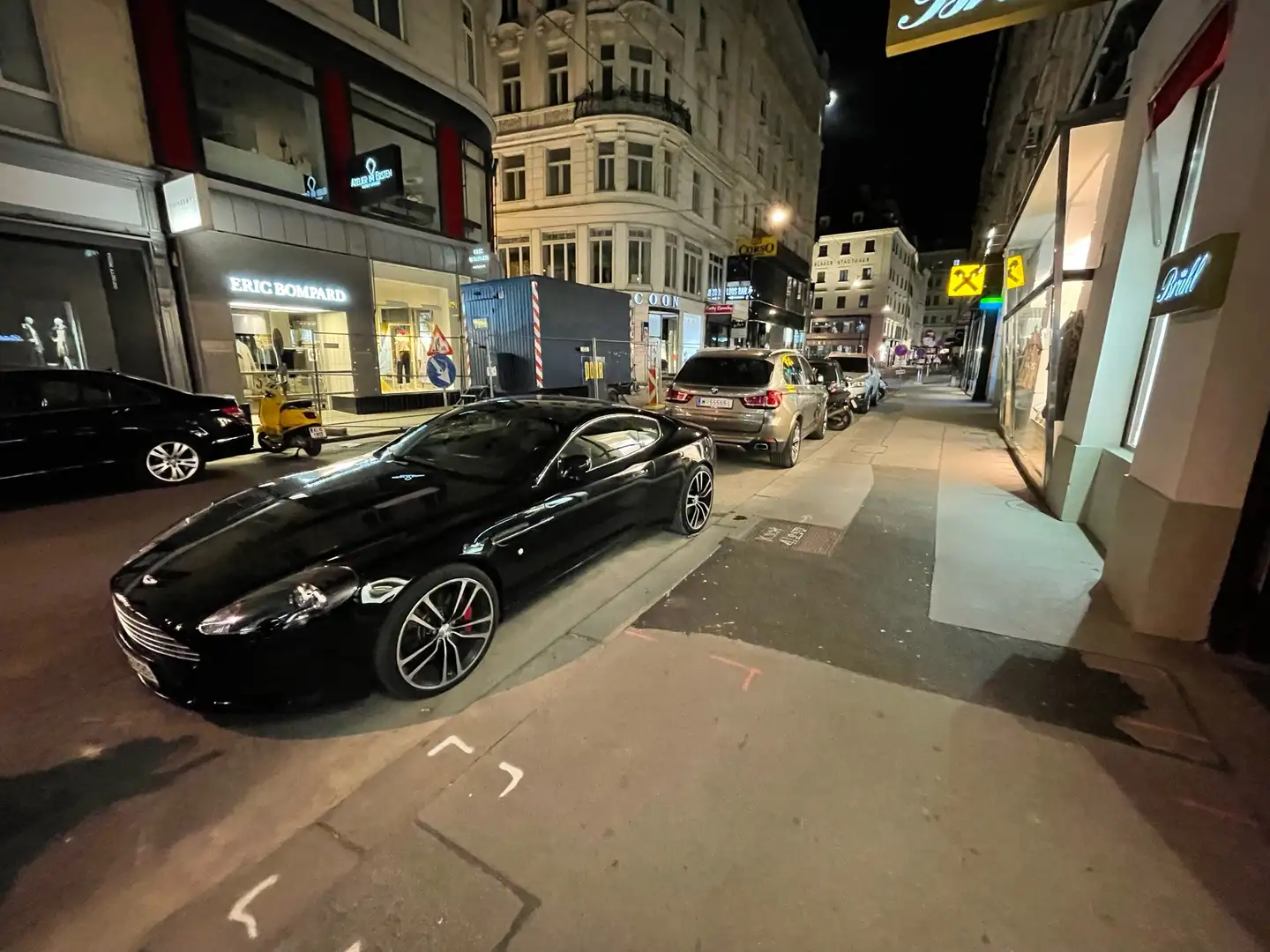 Aston Martin DB9 Coupe Touchtronic Noir - 1