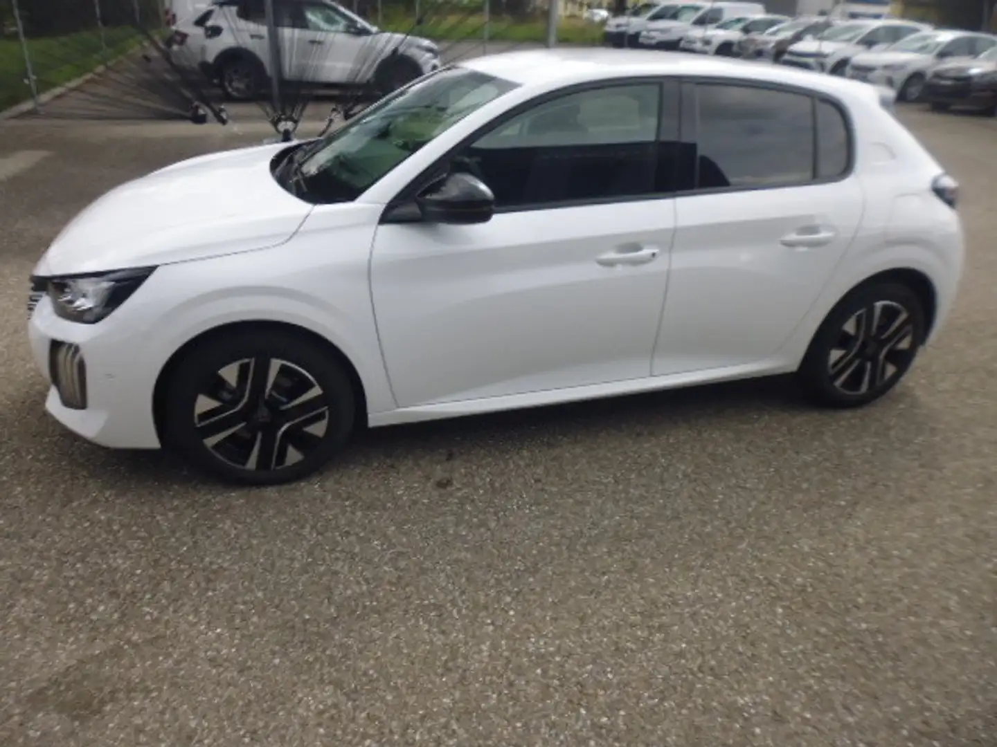 Peugeot 208 PT 100 Allure ACC, Navi, 360° Kamera Weiß - 2