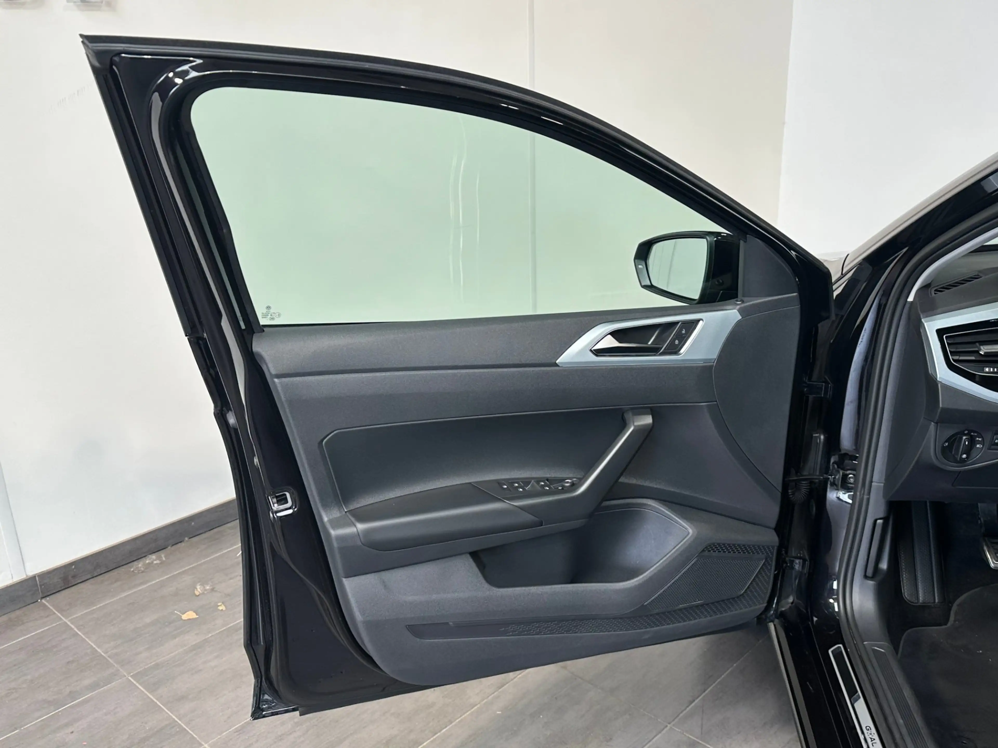 Volkswagen Polo 1.0 TSI GOAL LED+SHZ+PDC+DAB+VCOCKPIT+GJR+1HD — photo 6