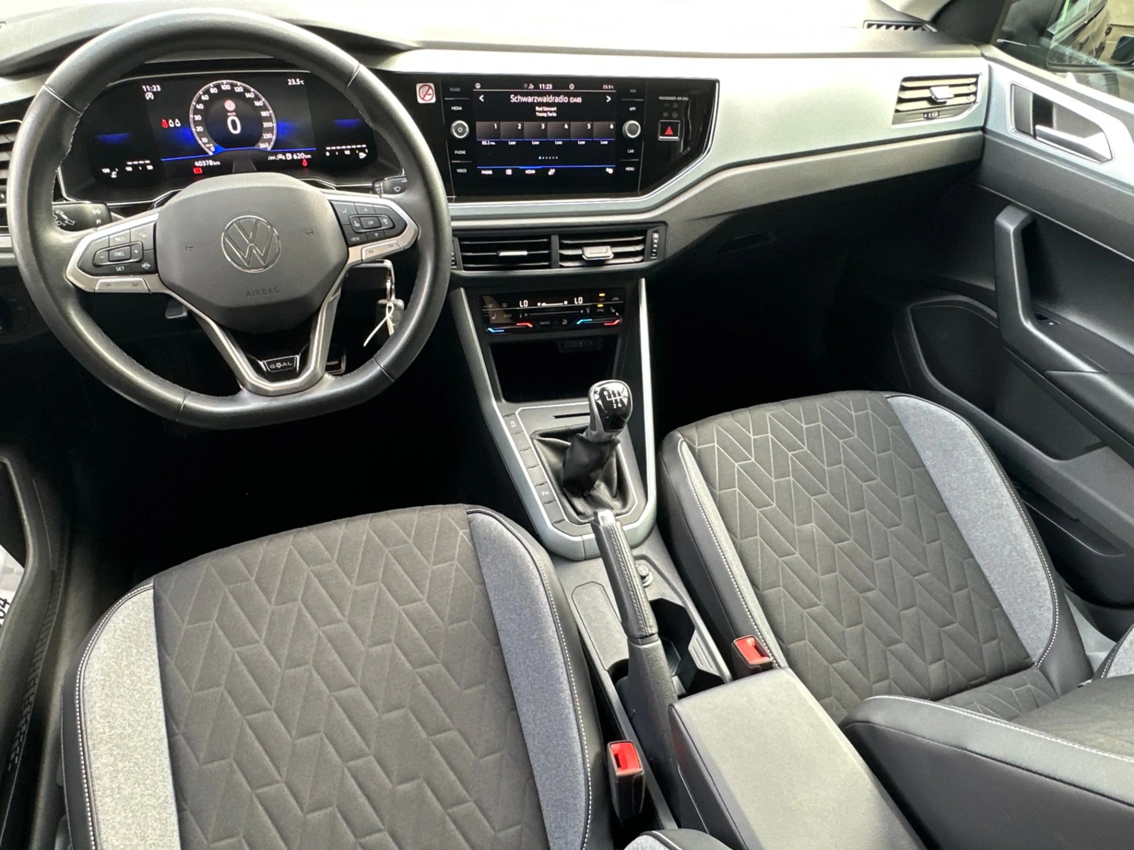 Volkswagen Polo 1.0 TSI GOAL LED+SHZ+PDC+DAB+VCOCKPIT+GJR+1HD — photo 9