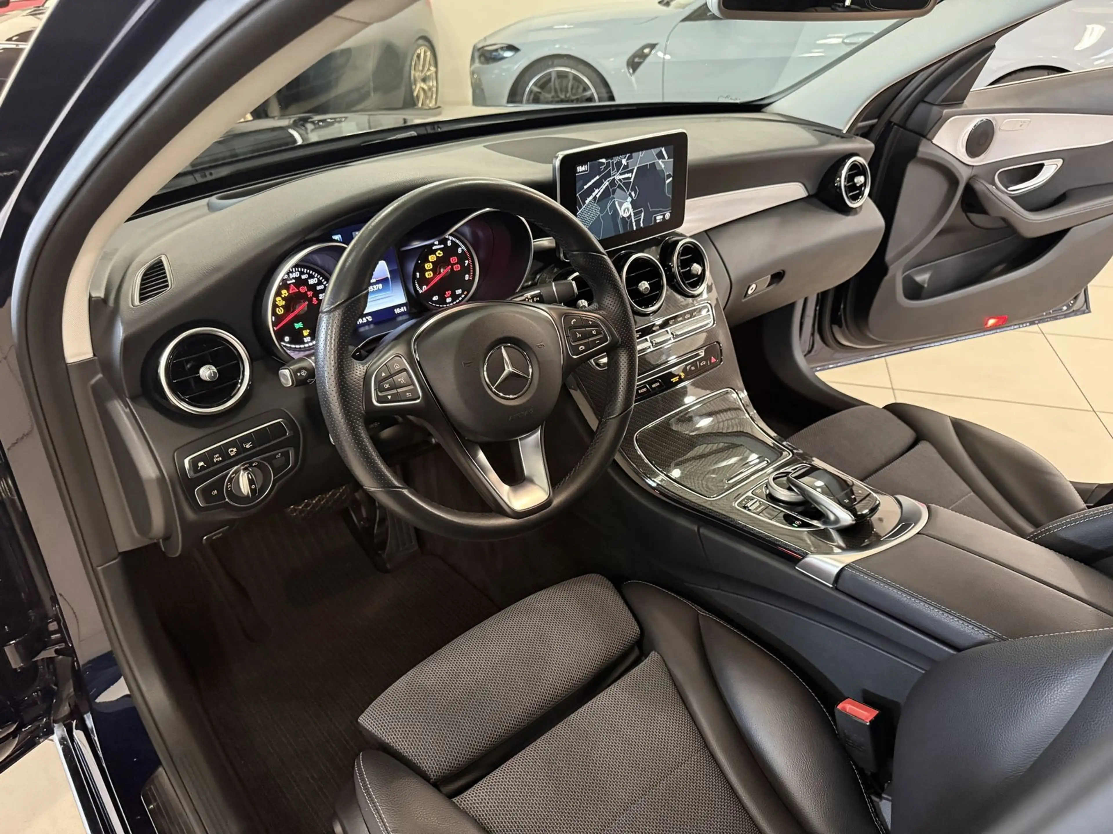 Mercedes-Benz C 180 Avantgarde Int.-/Ext.-HUD-Kamera-Distronic — photo 12